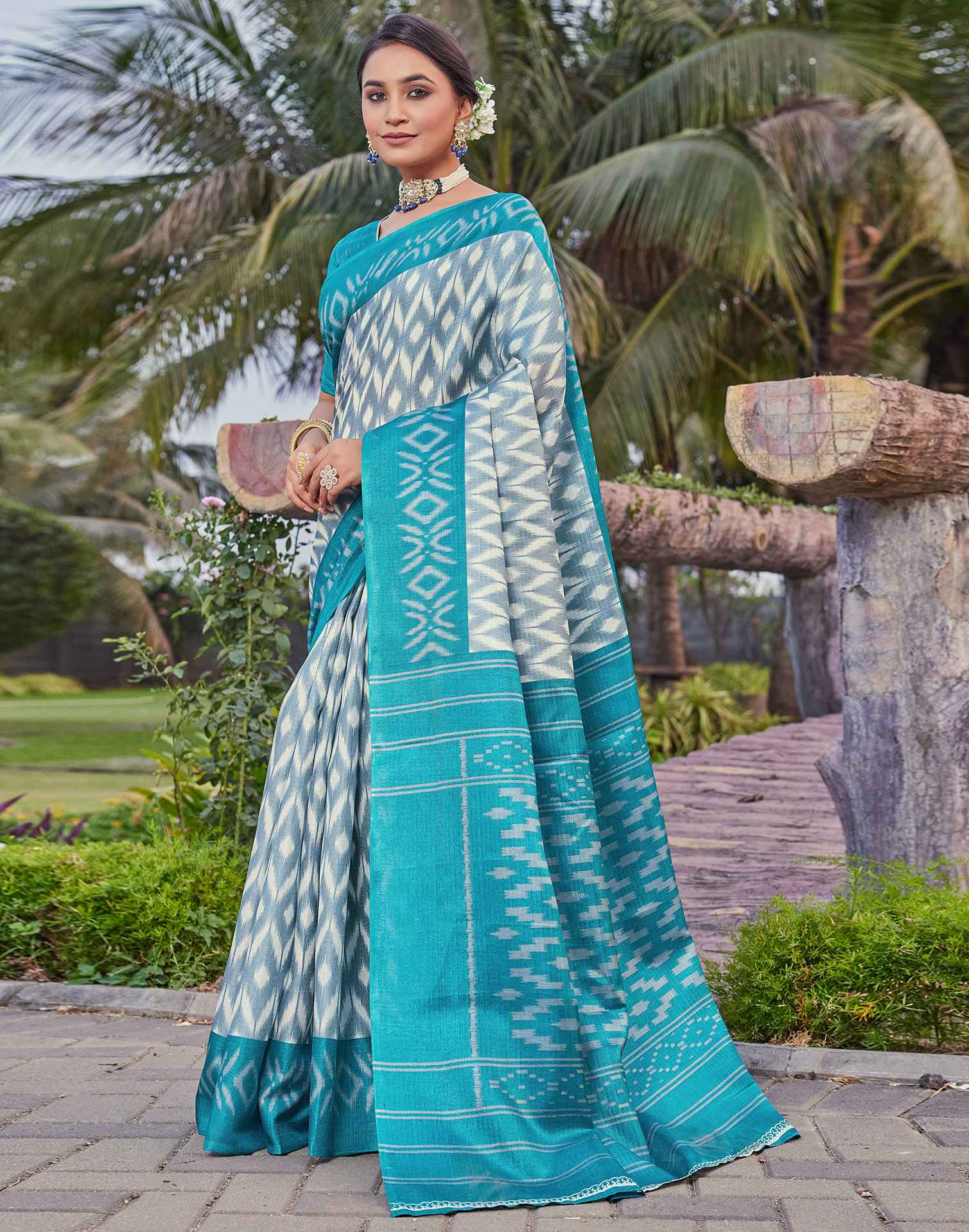 Grey Cotton Blend Ikkat Printed Saree