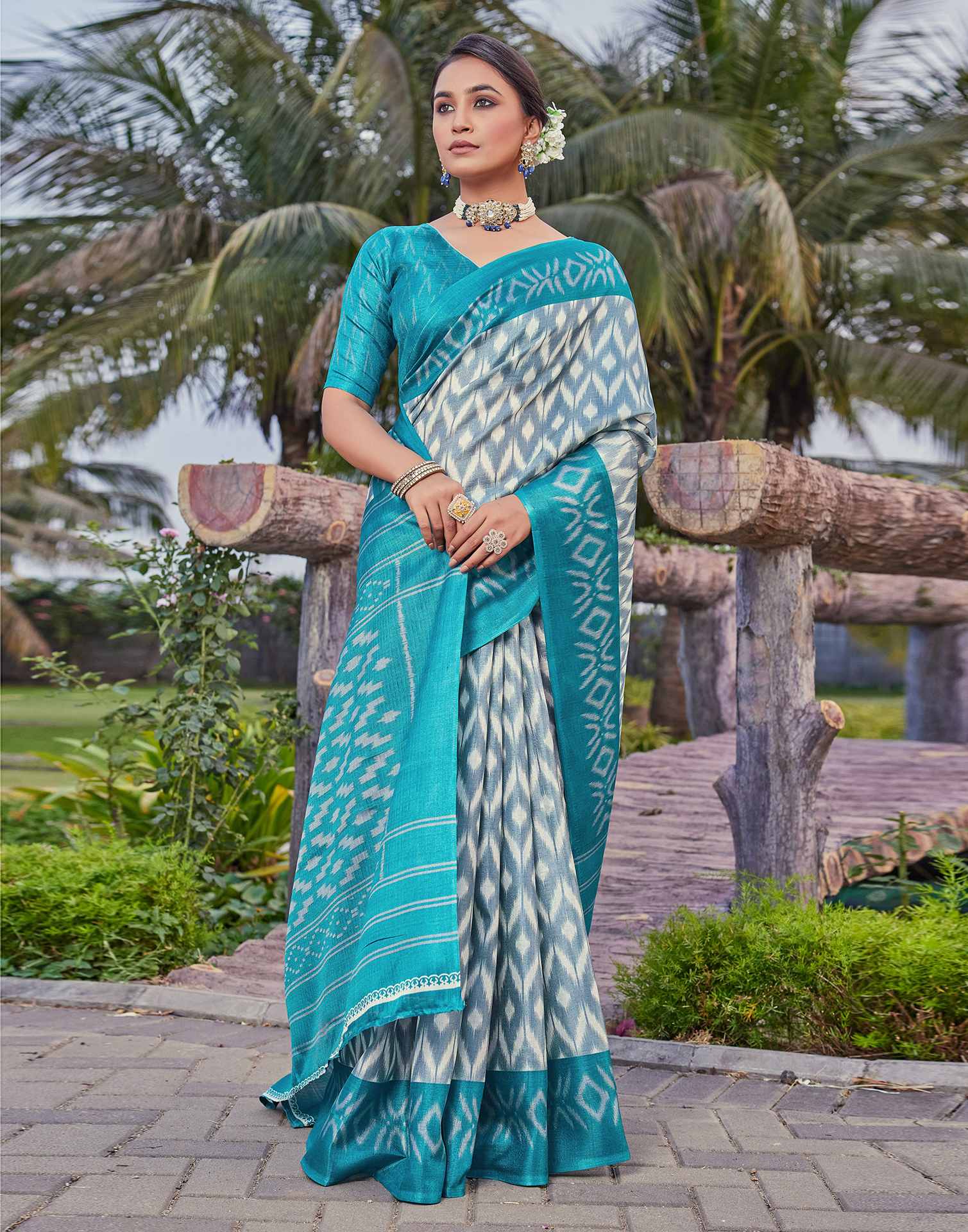 Grey Cotton Blend Ikkat Printed Saree