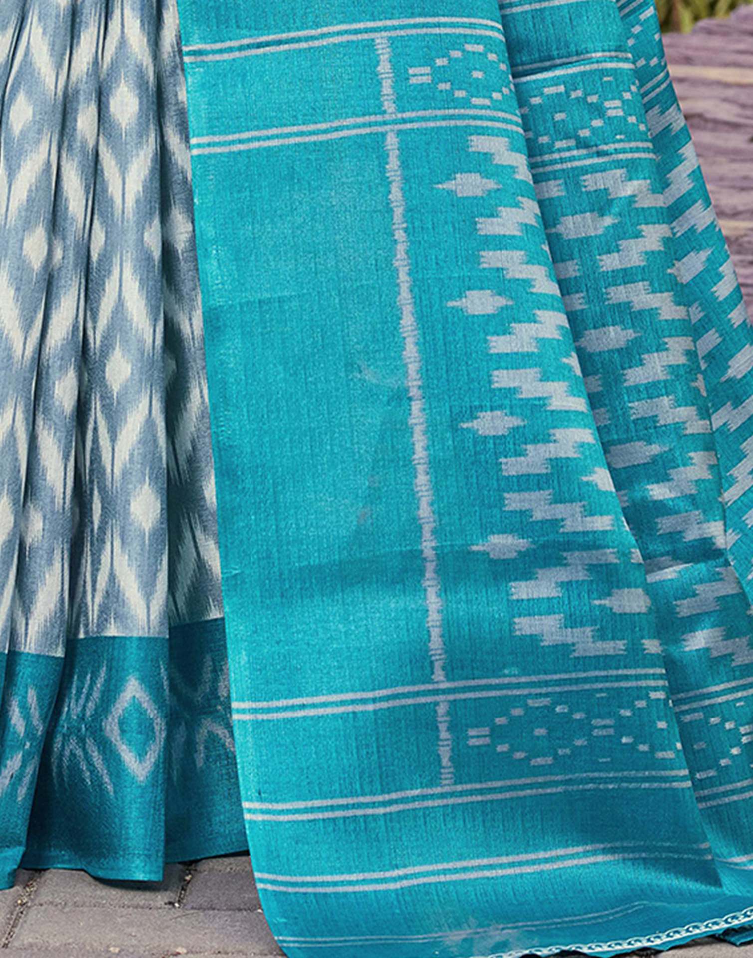 Grey Cotton Blend Ikkat Printed Saree
