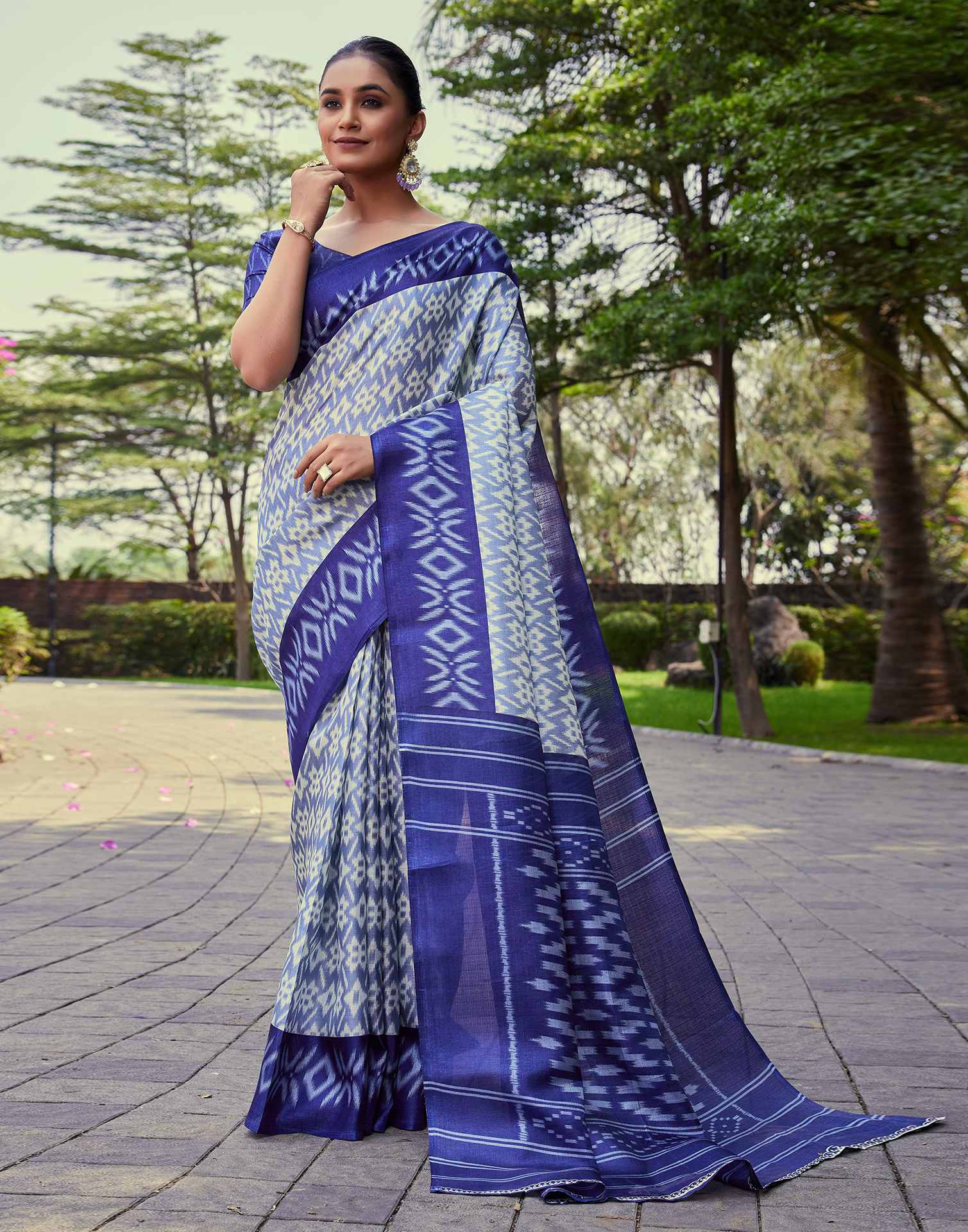 Dusty Blue Cotton Blend Ikkat Printed Saree