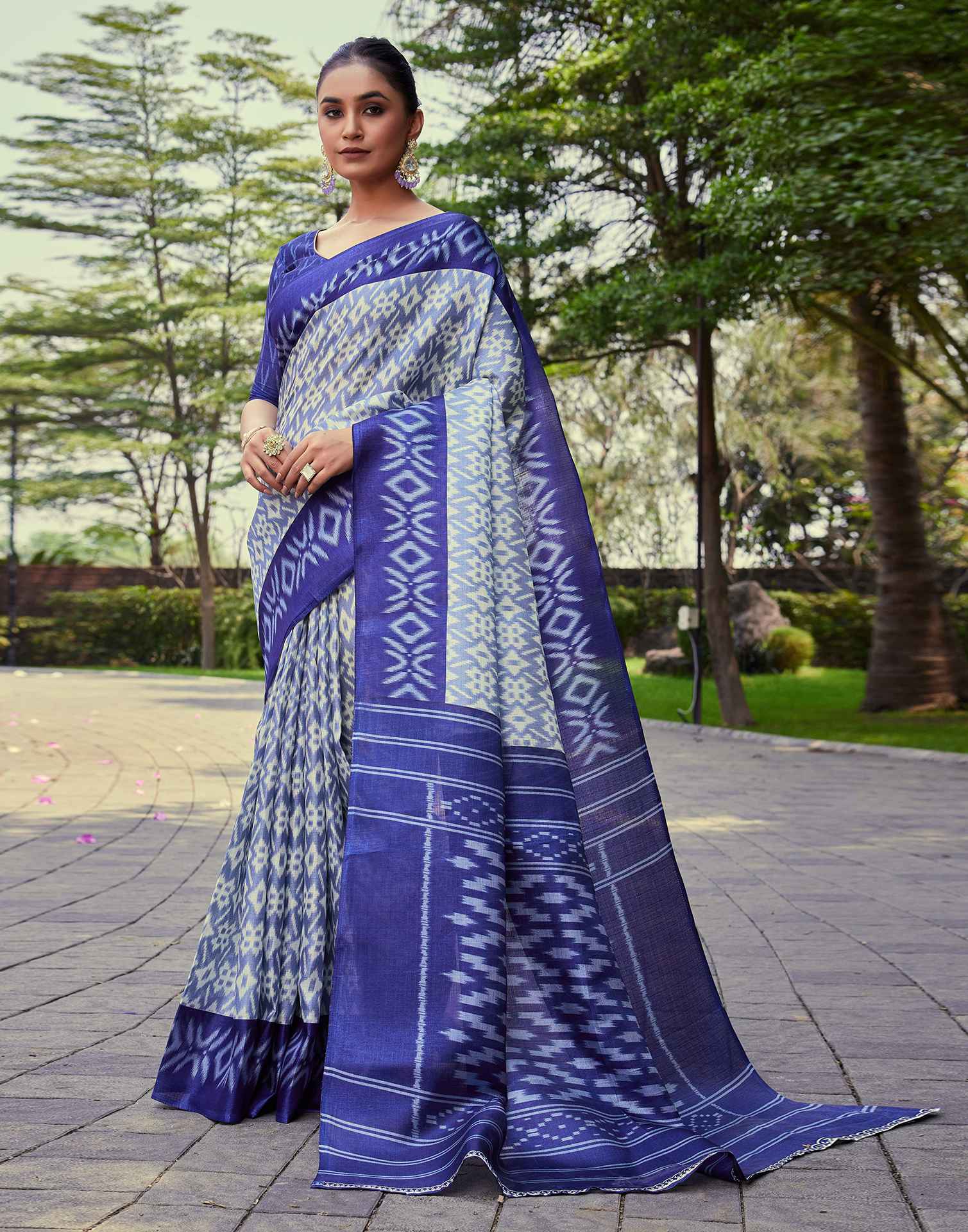 Dusty Blue Cotton Blend Ikkat Printed Saree