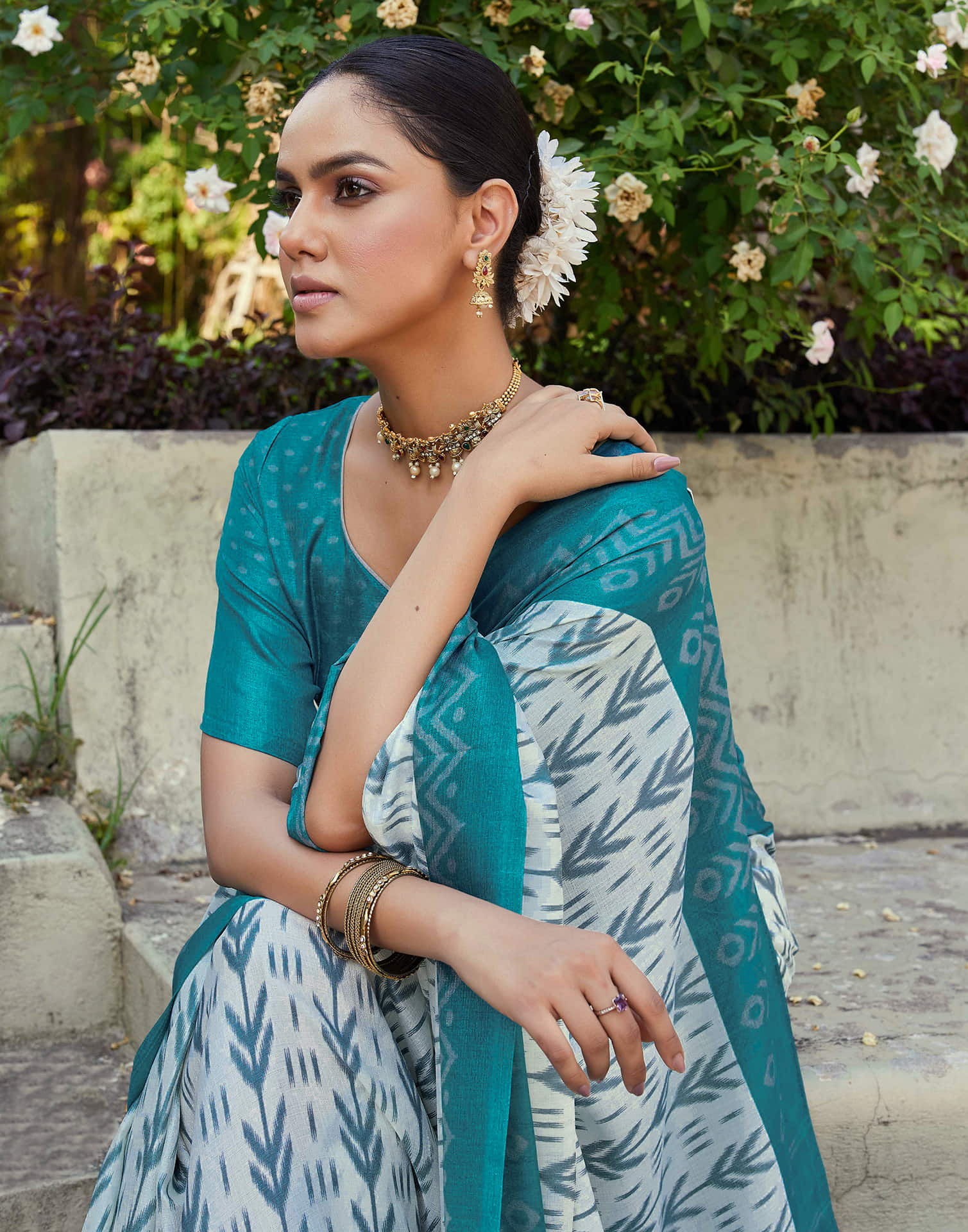 Teal Blue Cotton Blend Ikkat Printed Saree