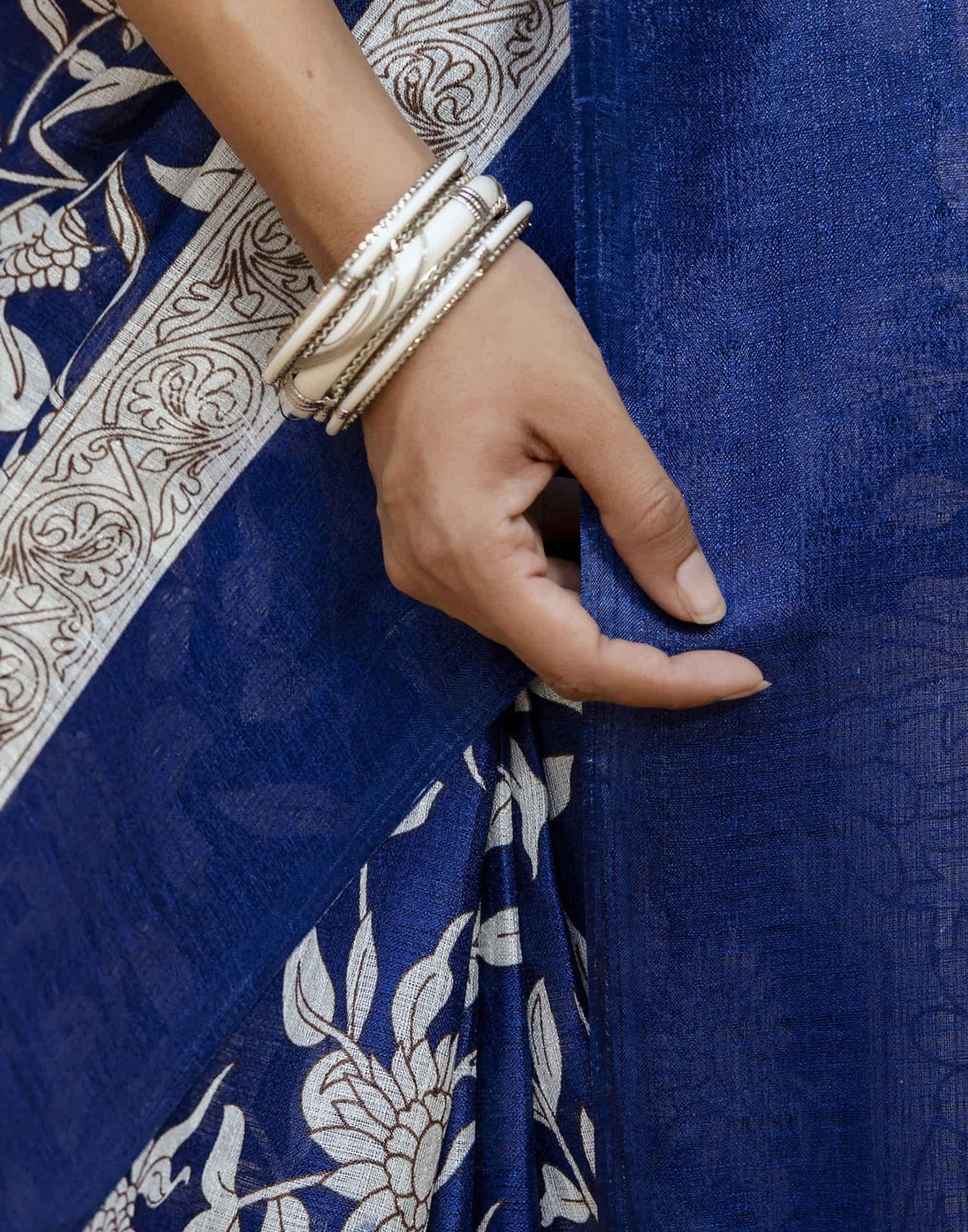 Navy Blue Cotton Blend Floral printed Saree