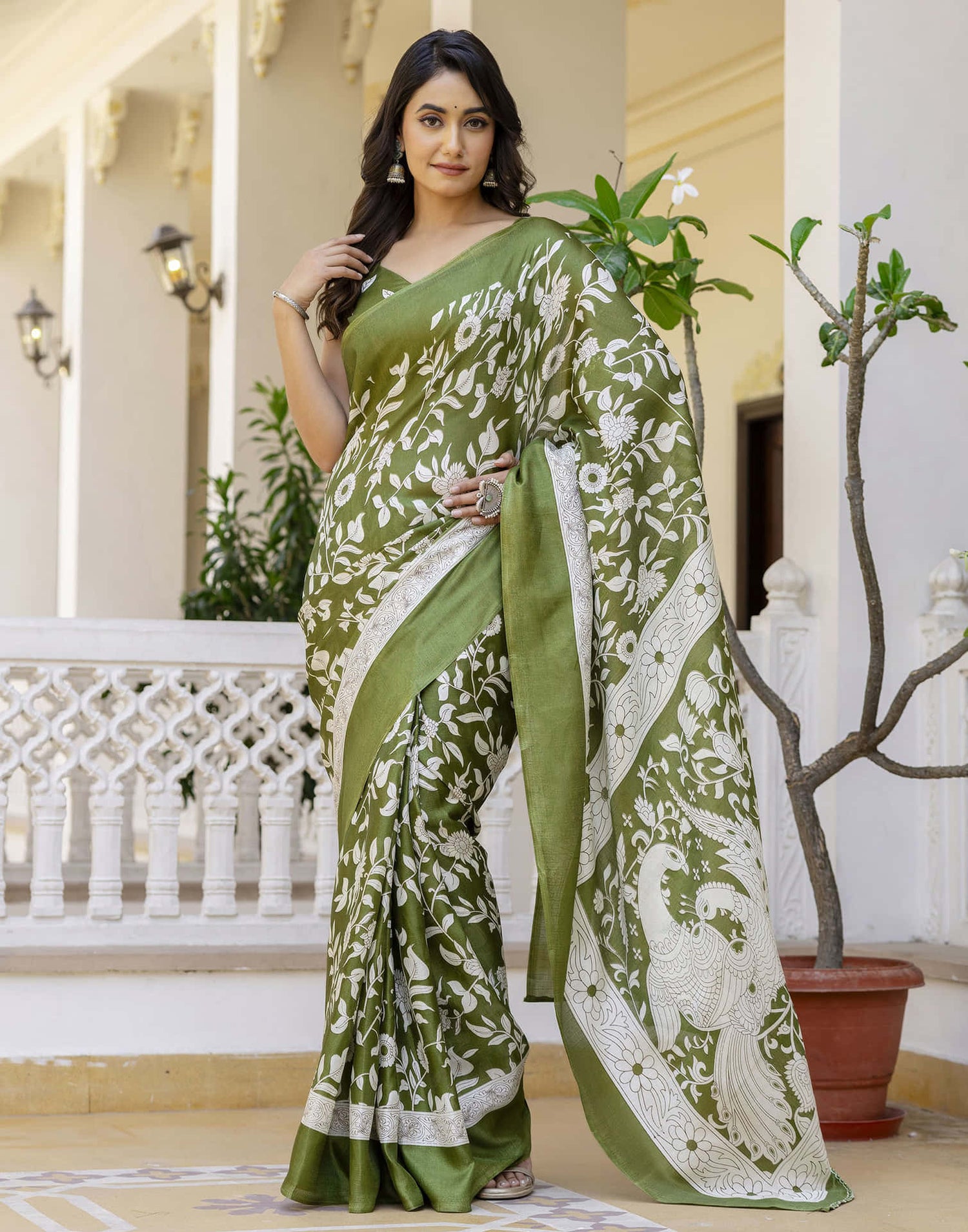 Green Cotton Blend Floral printed Saree