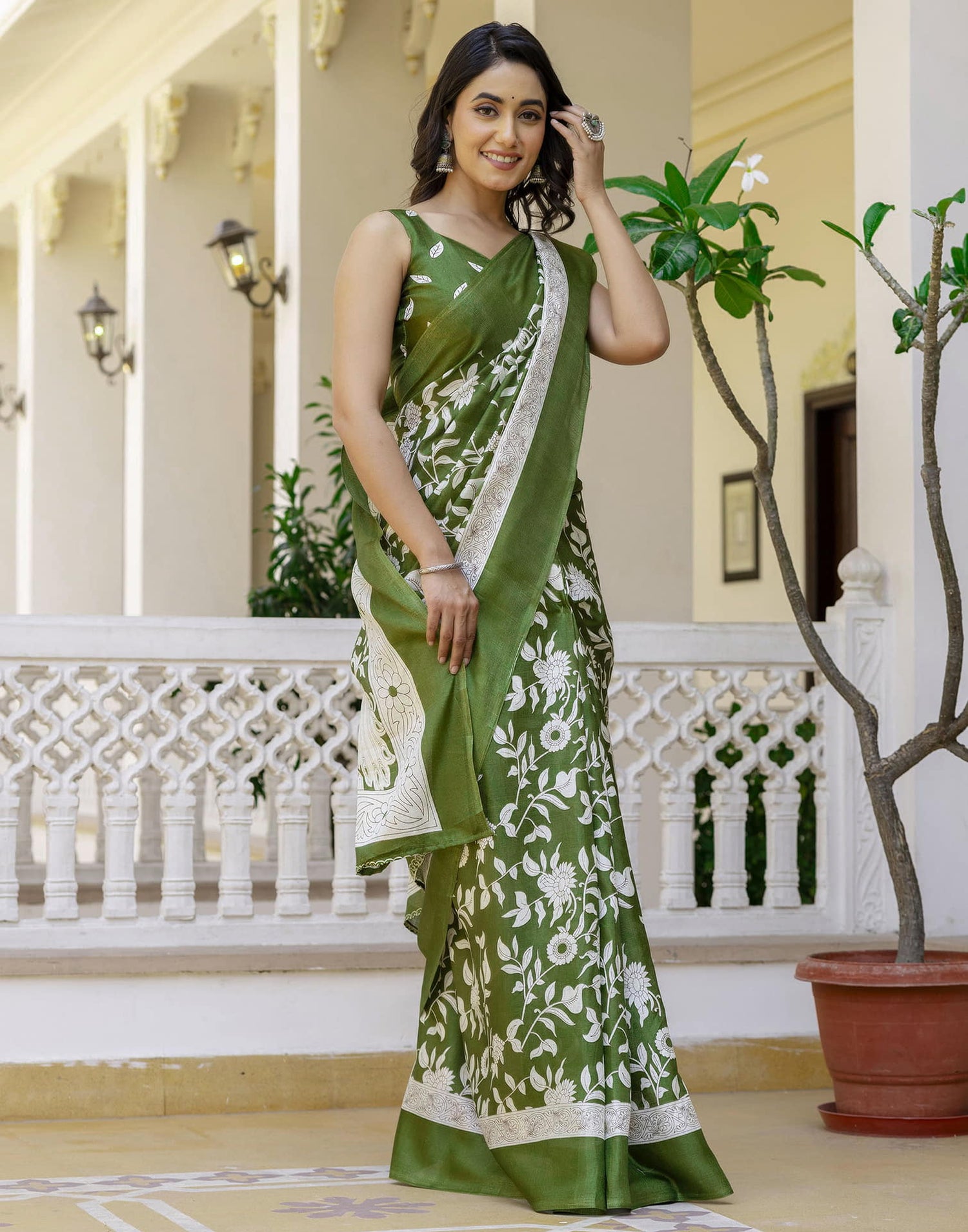 Green Cotton Blend Floral printed Saree