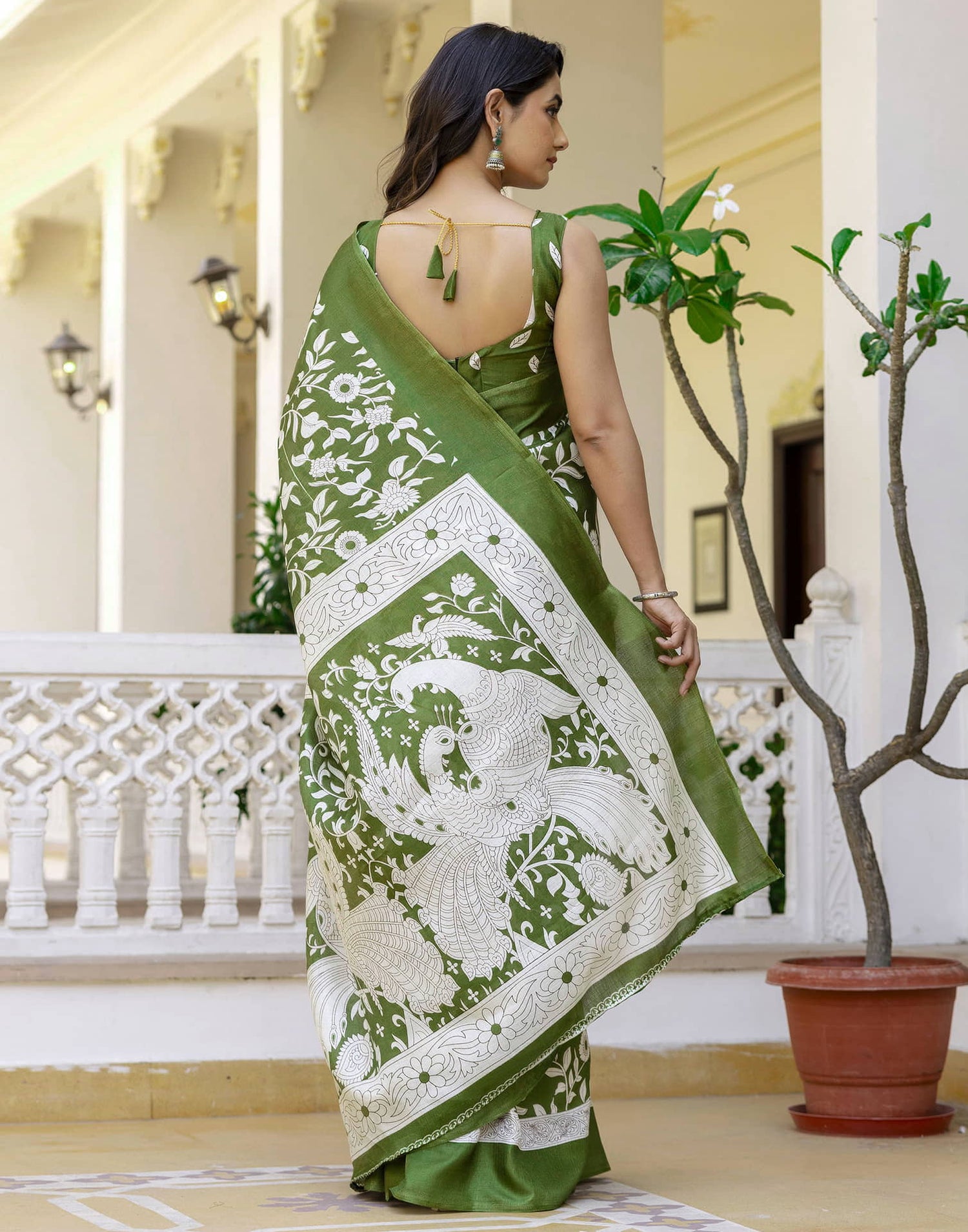 Green Cotton Blend Floral printed Saree