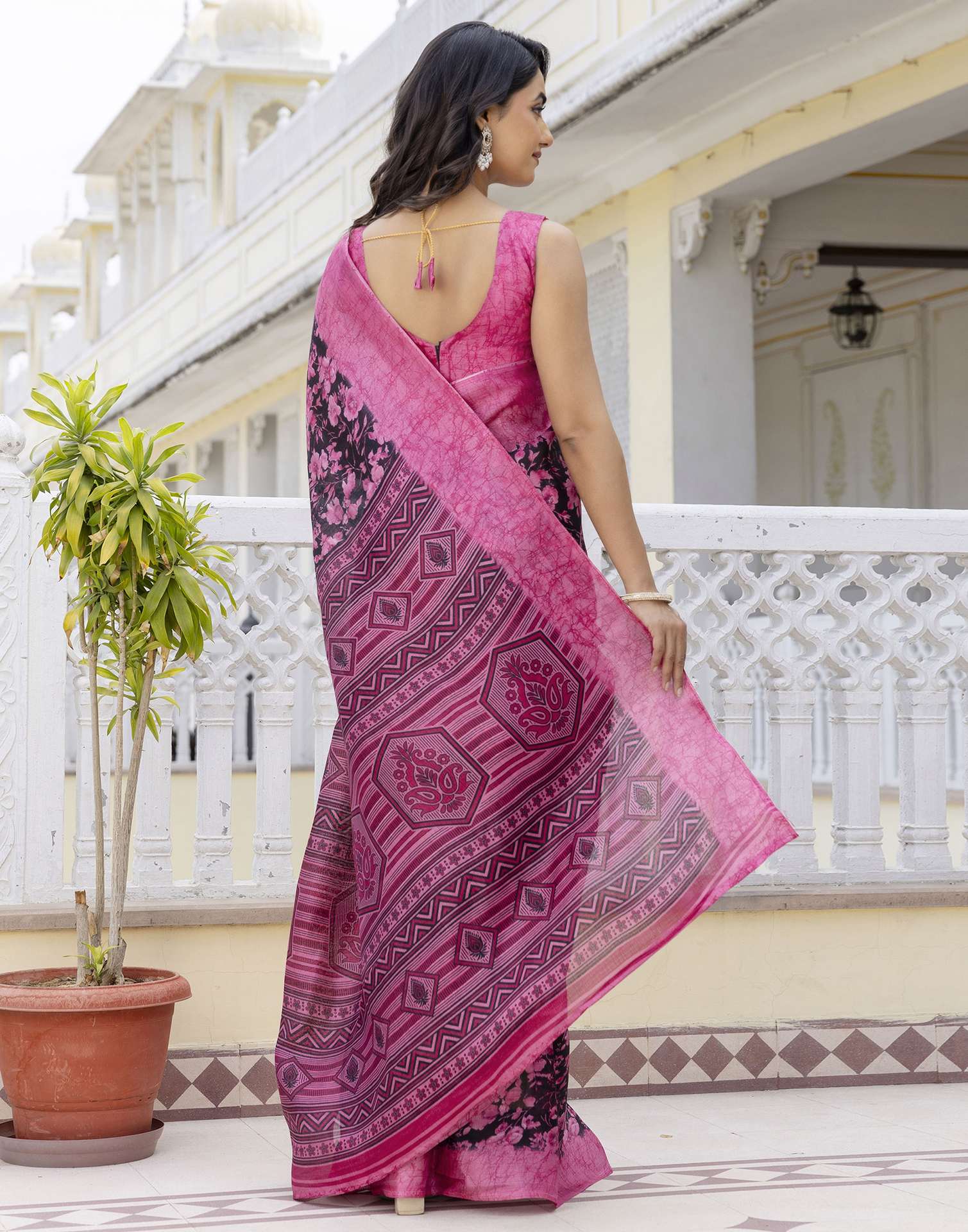 Pink Cotton Blend Floral Printed Saree