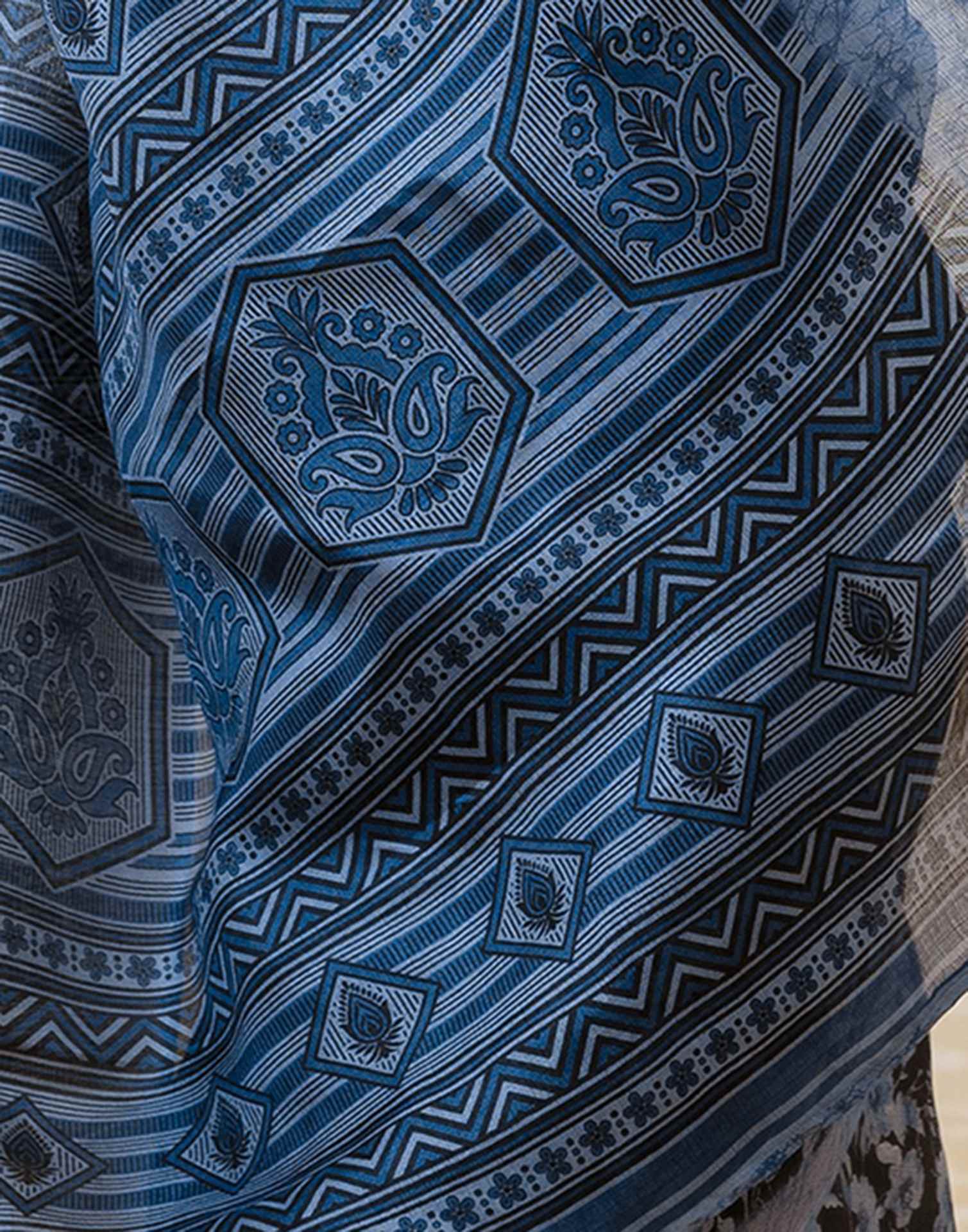 Blue Cotton Blend Floral Printed Saree