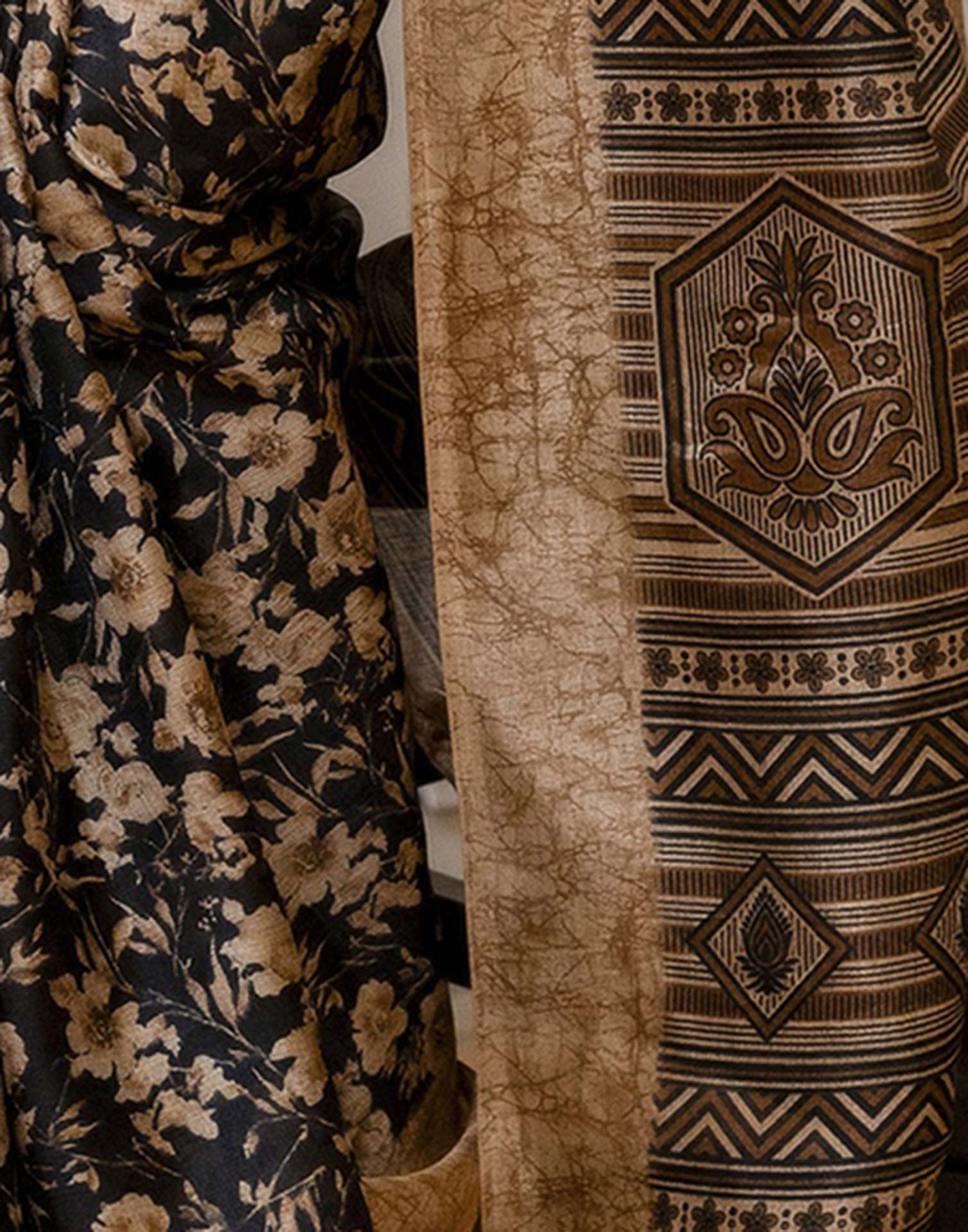 Brown Cotton Blend Floral Printed Saree