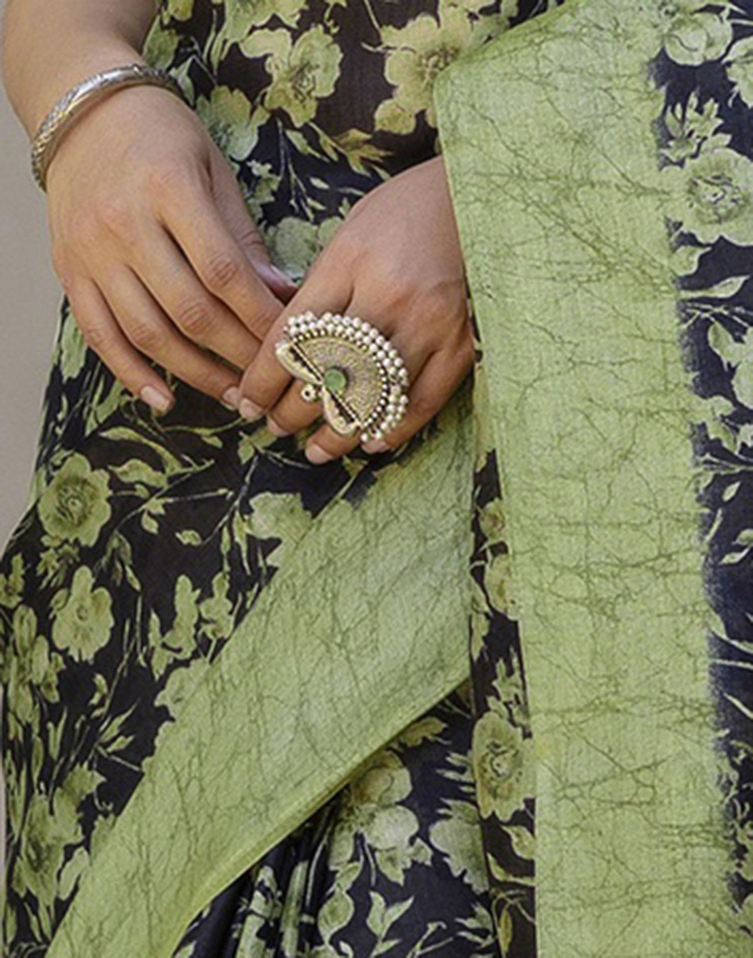 Olive Green Cotton Blend Floral Printed Saree