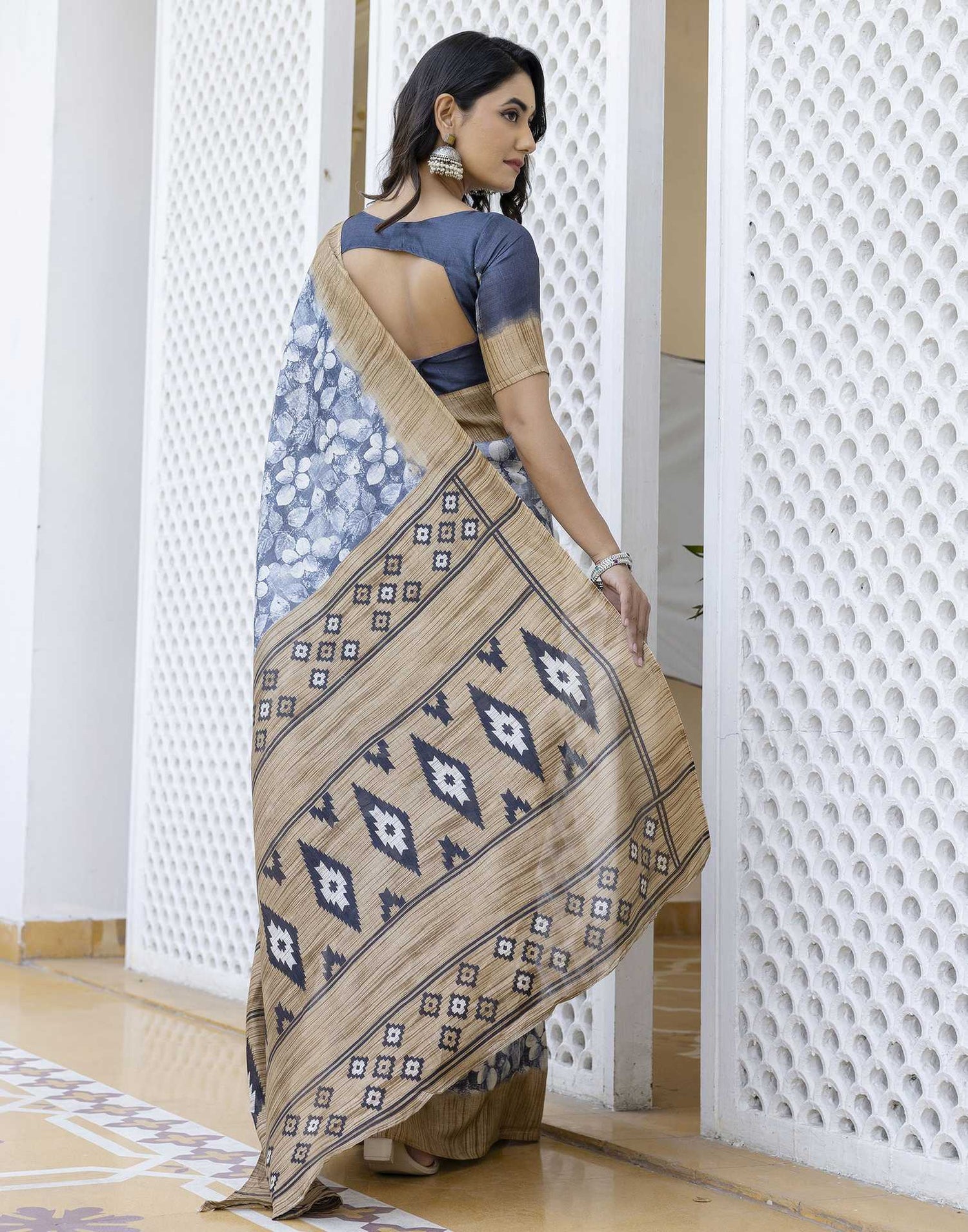Grey Cotton Blend Printed Saree