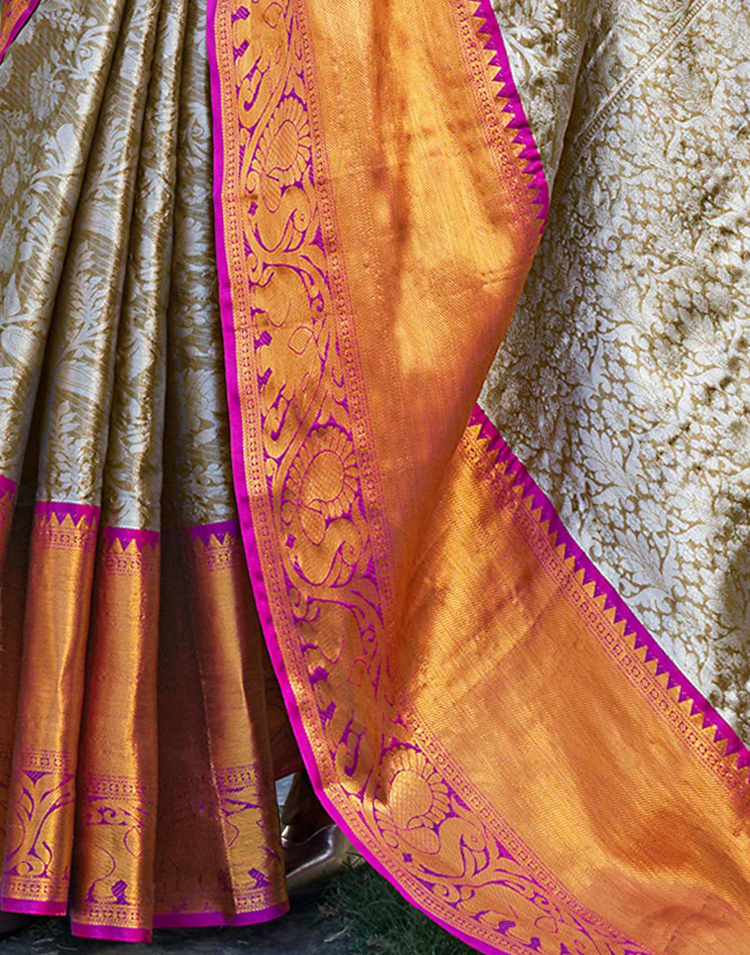 Sage Green Silk Woven Kanjivaram Saree