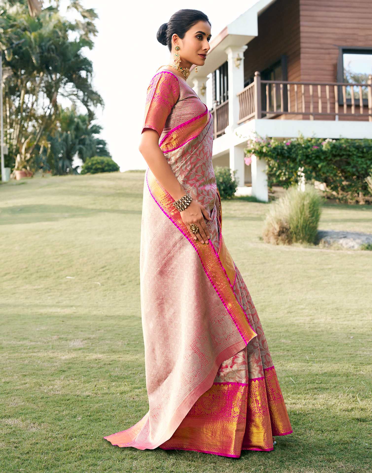 Pink Silk Woven Kanjivaram Saree