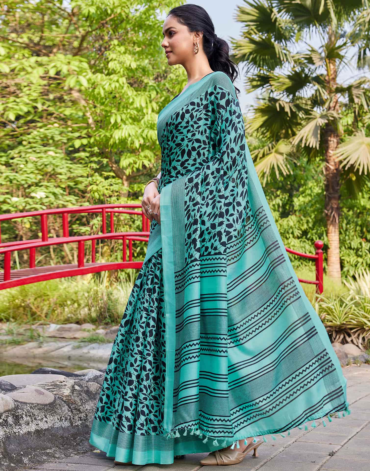 Turquoise Cotton Blend Printed Saree