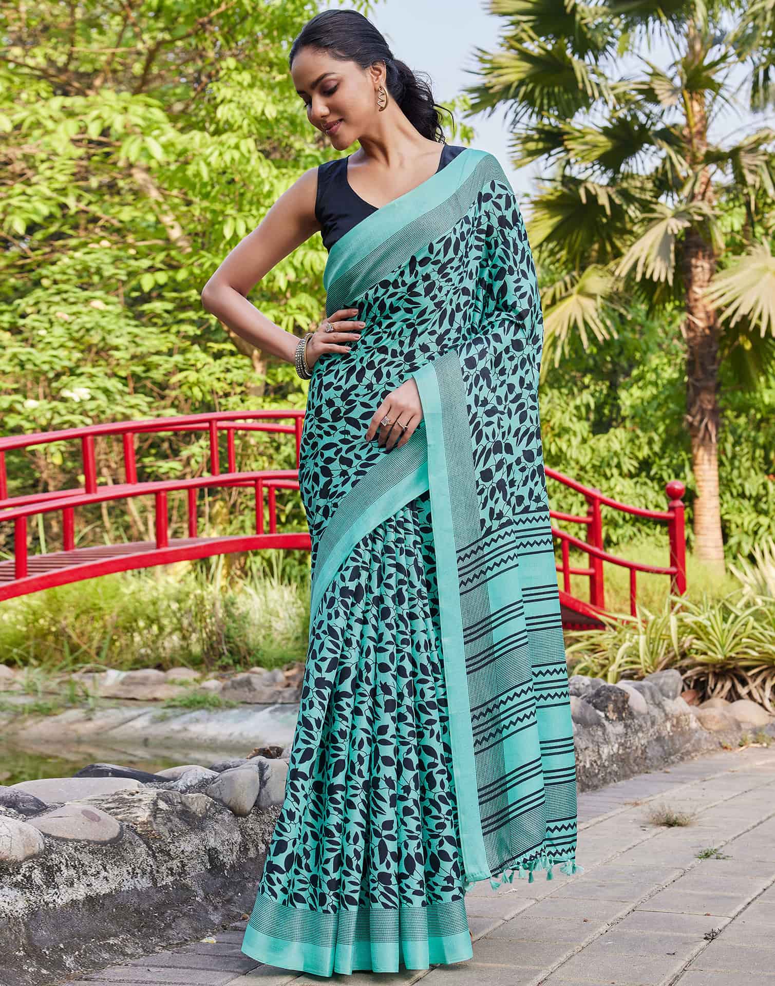Turquoise Cotton Blend Printed Saree