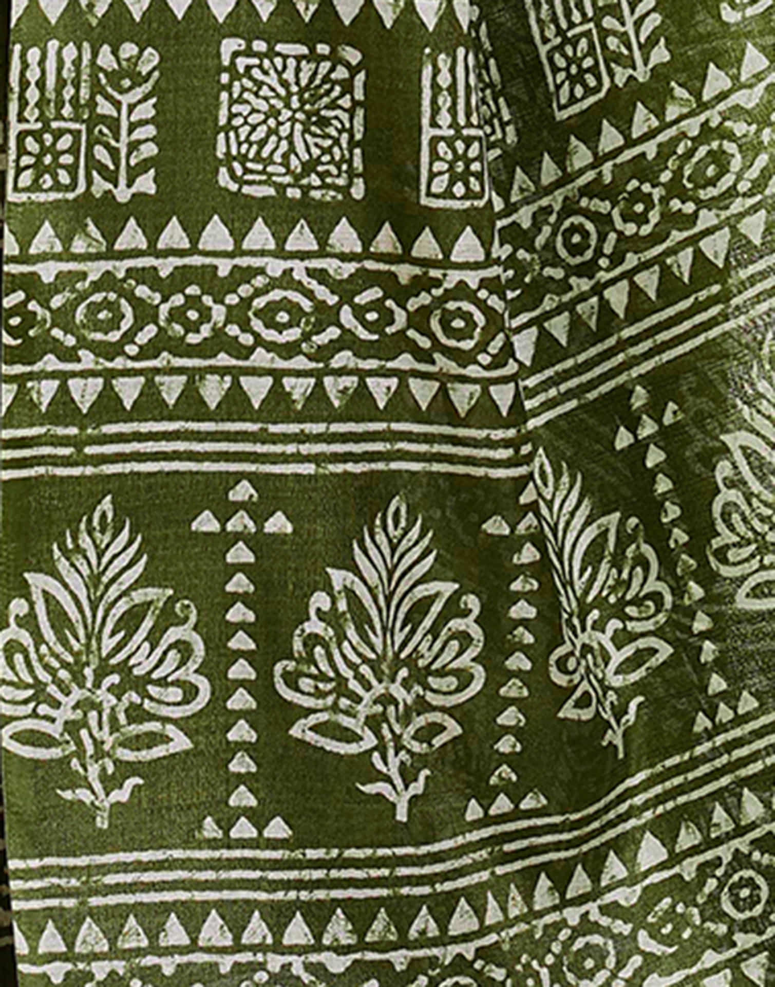 Green Cotton Blend Printed Saree