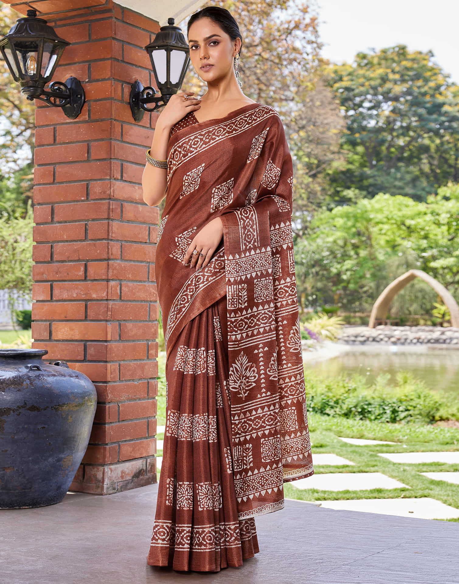 Brown Cotton Blend Printed Saree