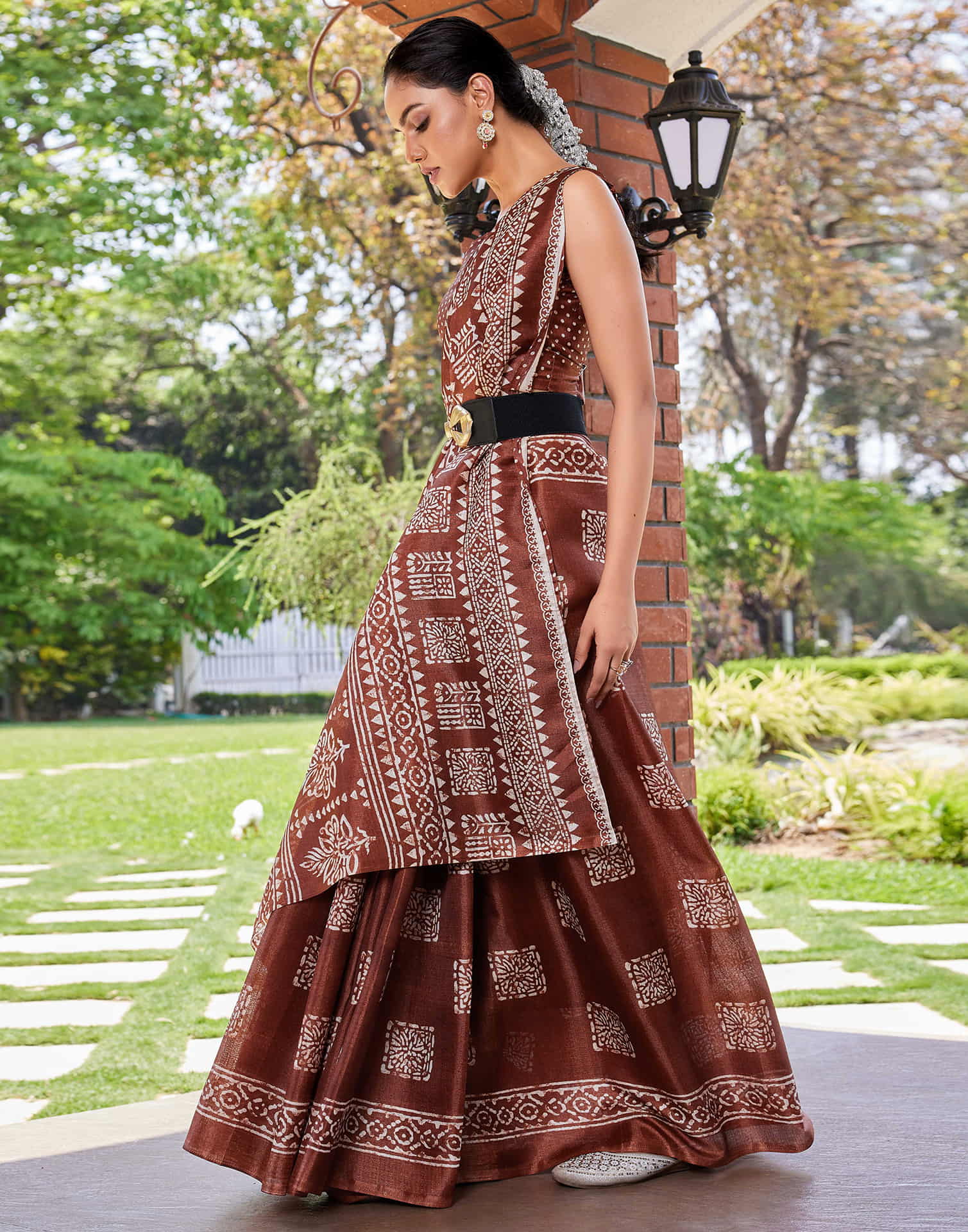 Brown Cotton Blend Printed Saree