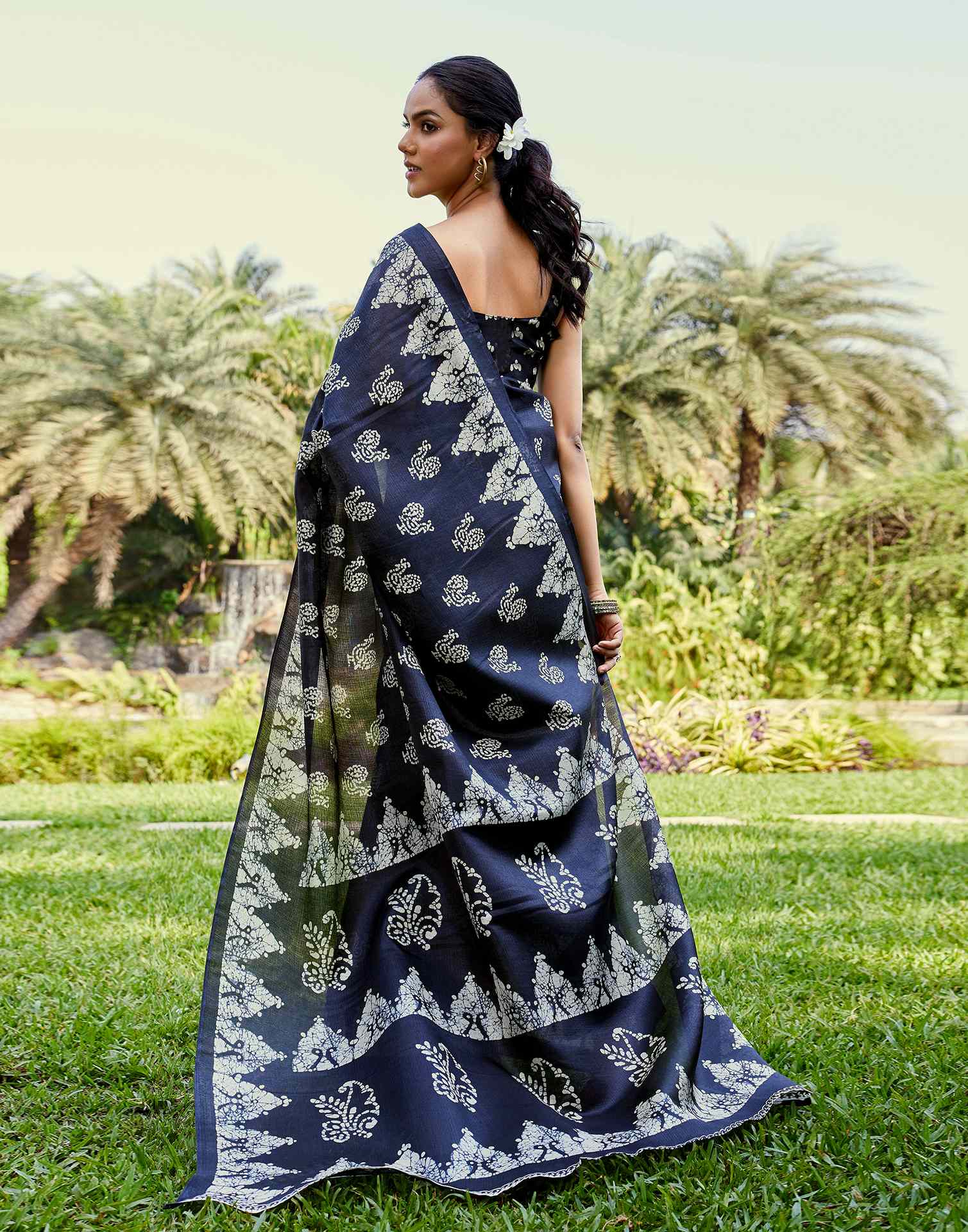 Black Cotton Blend Printed Saree