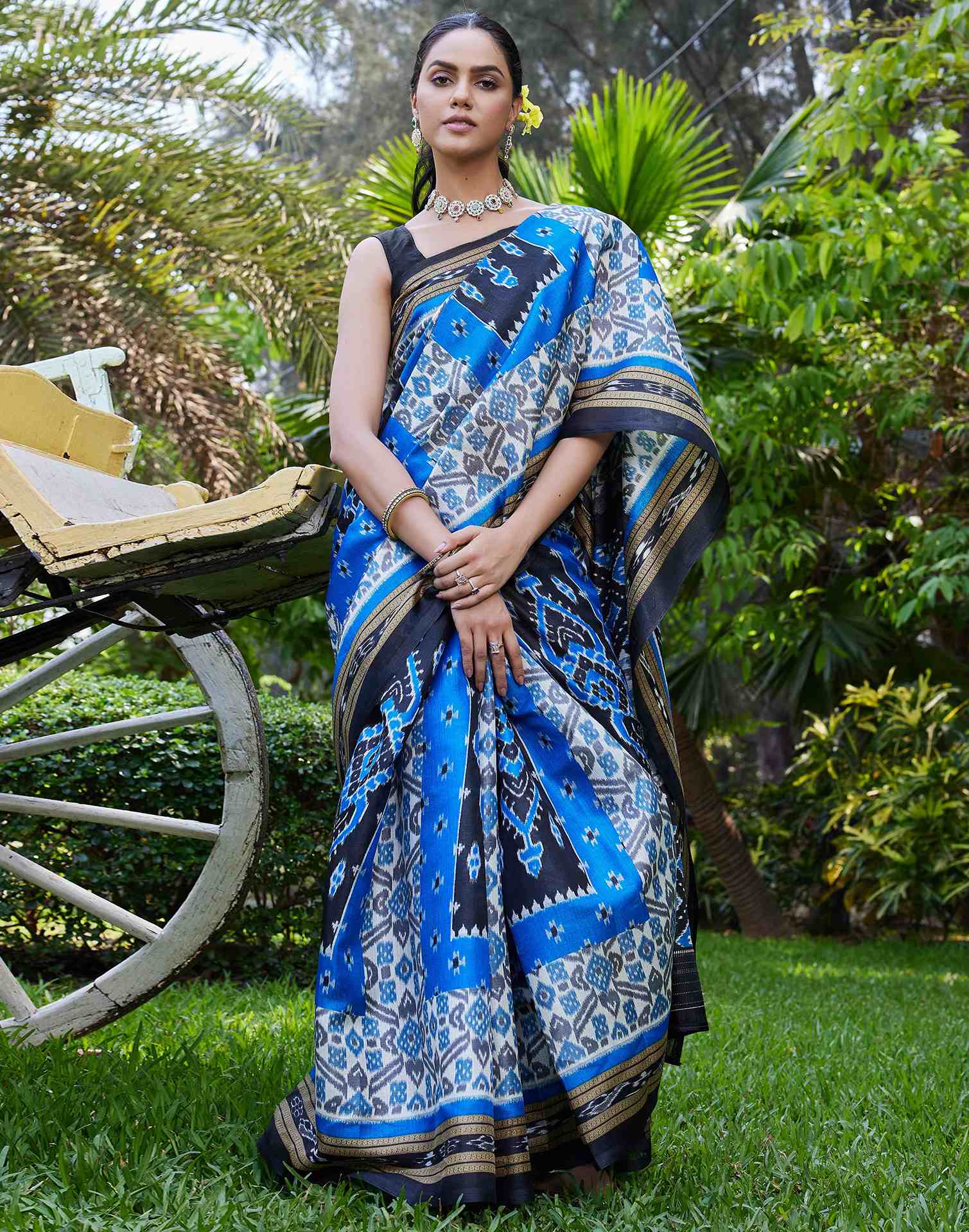 Blue Cotton Blend Printed Saree