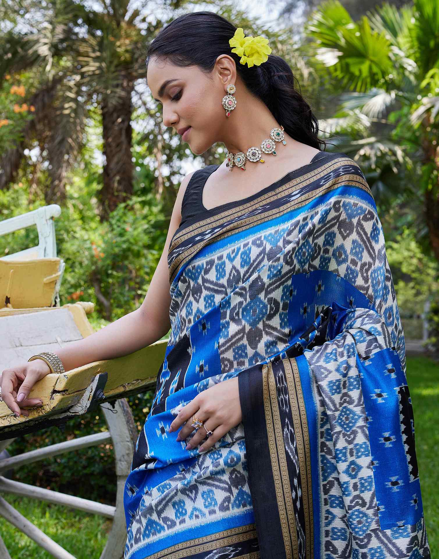 Blue Cotton Blend Printed Saree