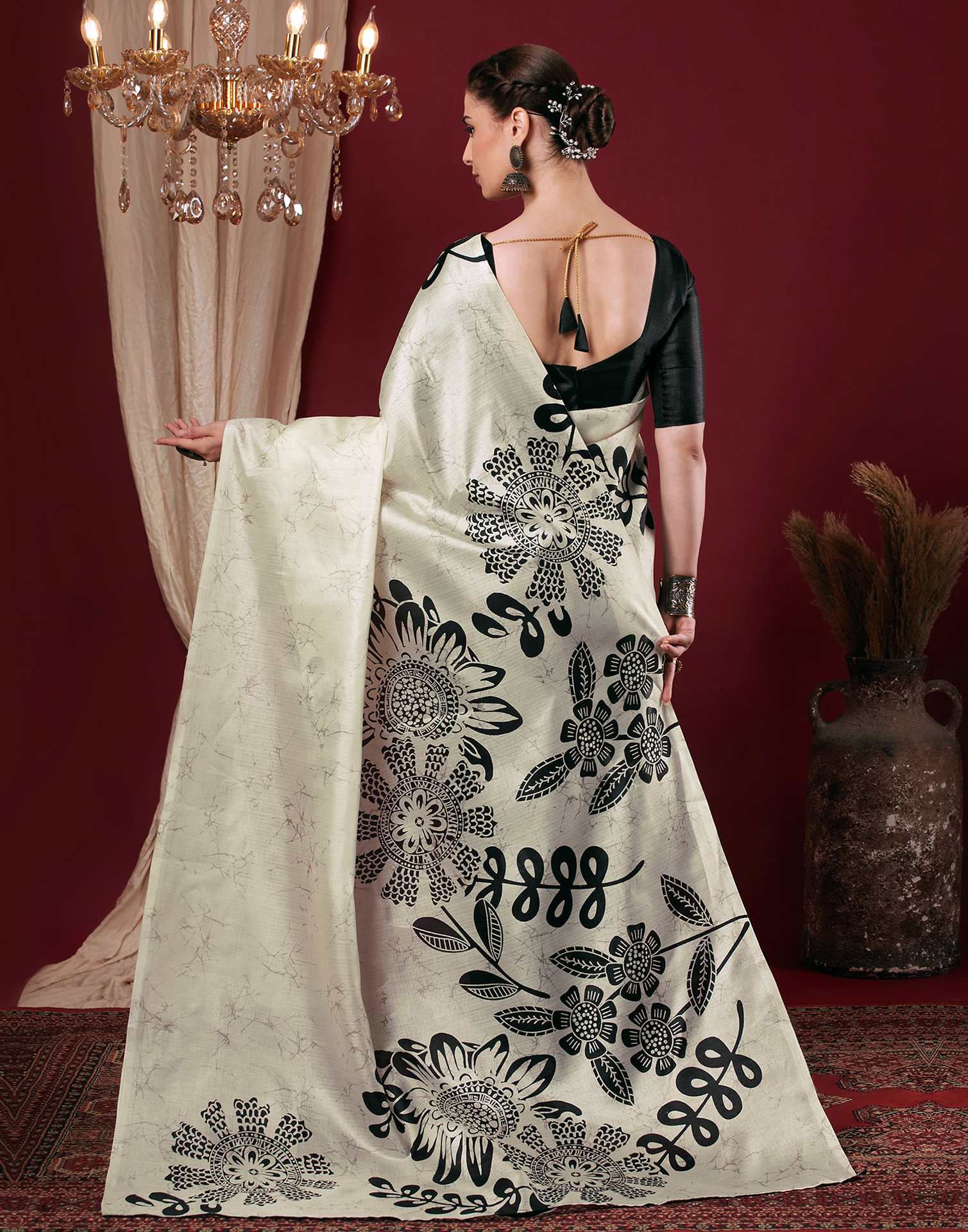 White Cotton Blend Floral Printed Saree