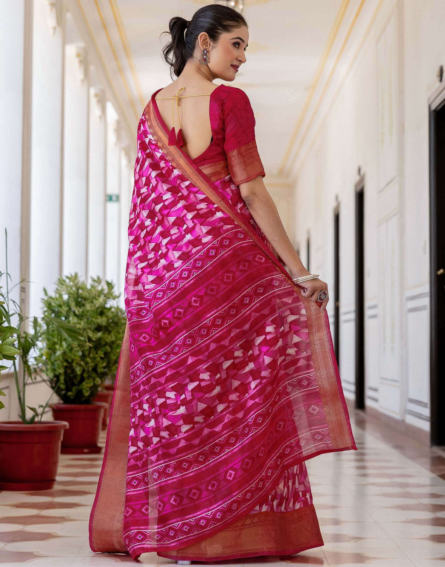 Rani Pink Cotton Blend Printed Saree