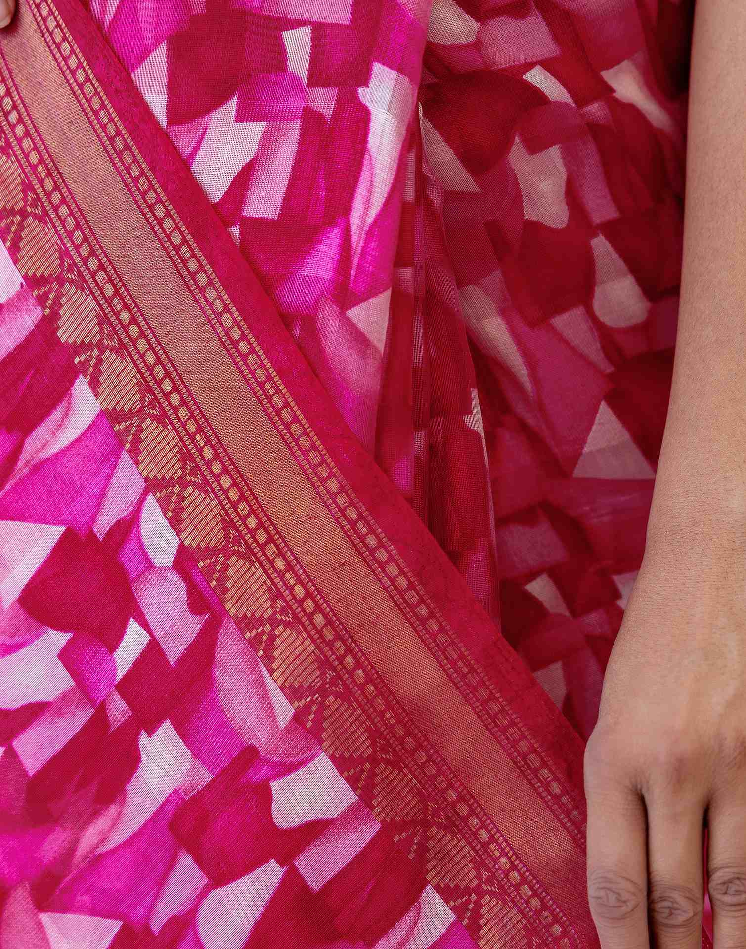 Rani Pink Cotton Blend Printed Saree