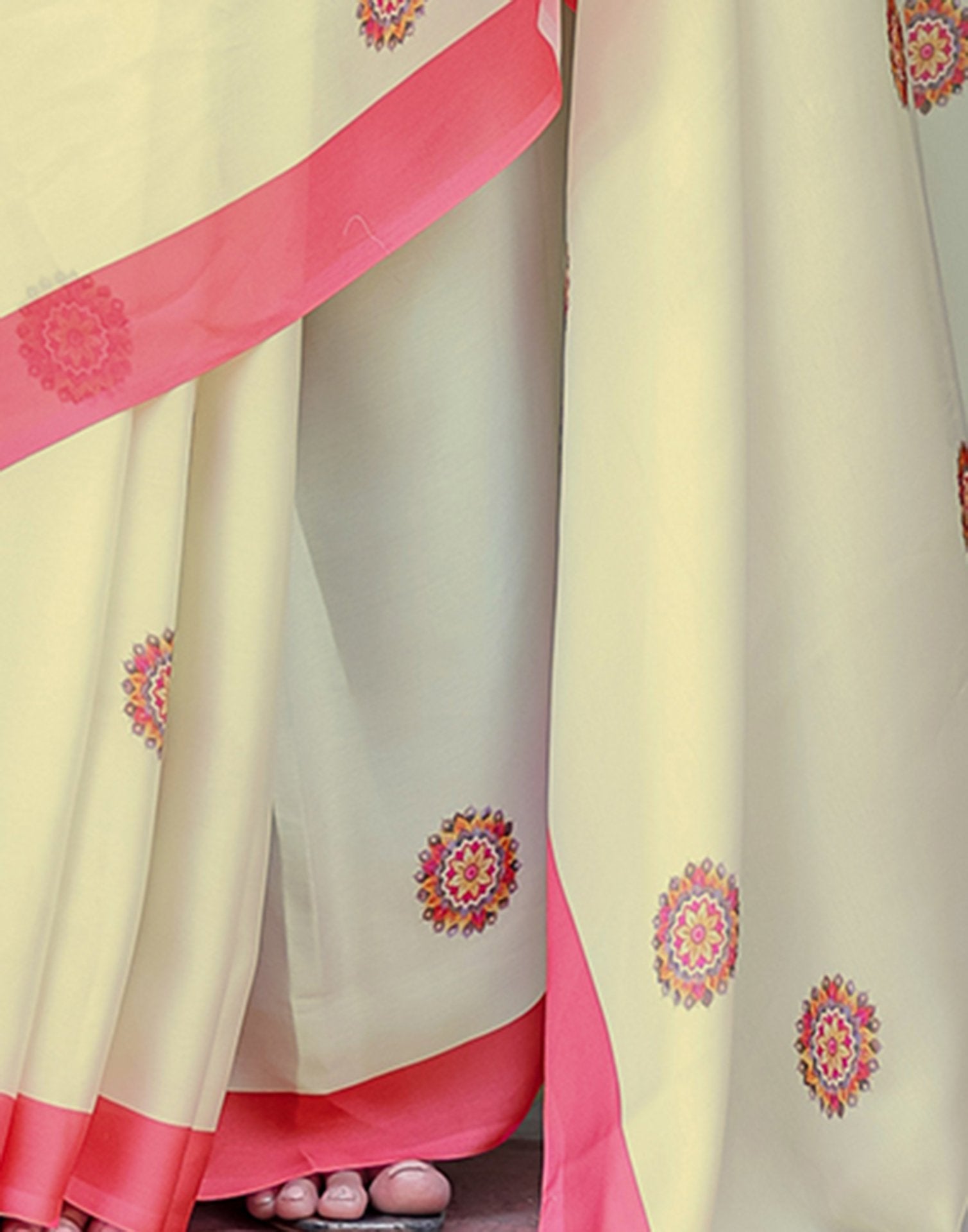 Handsfree Off White Satin Printed Saree