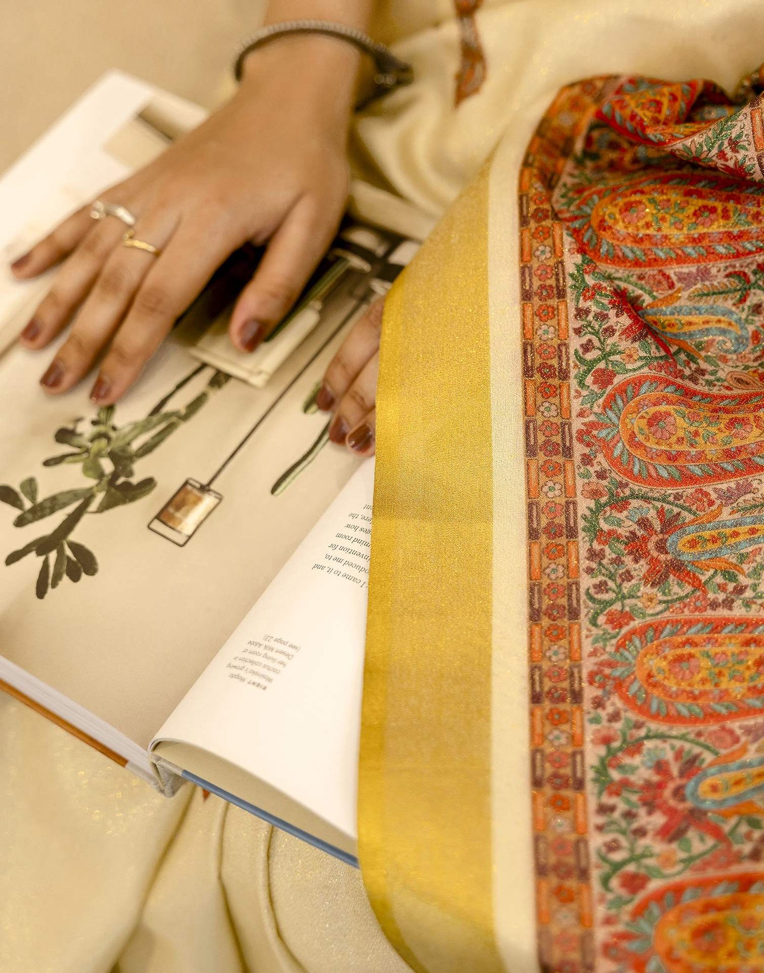 Cream Shimmer Silk Printed Saree