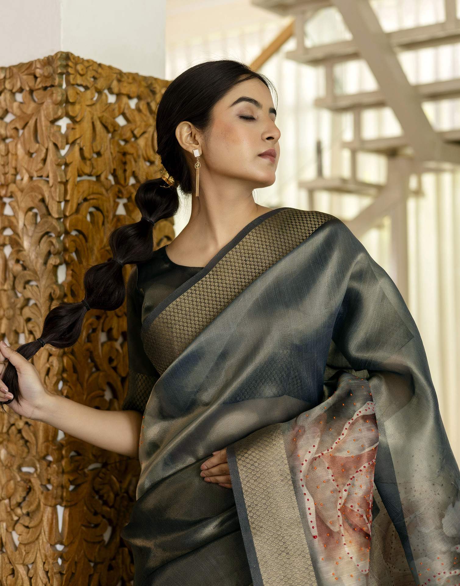 Grey Simmer Floral Printed Saree