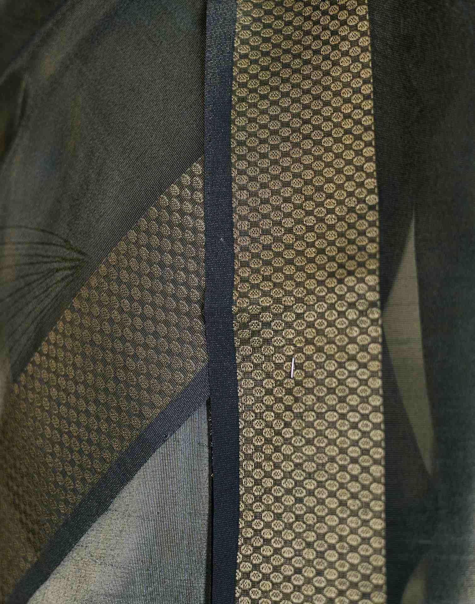 Grey Simmer Floral Printed Saree