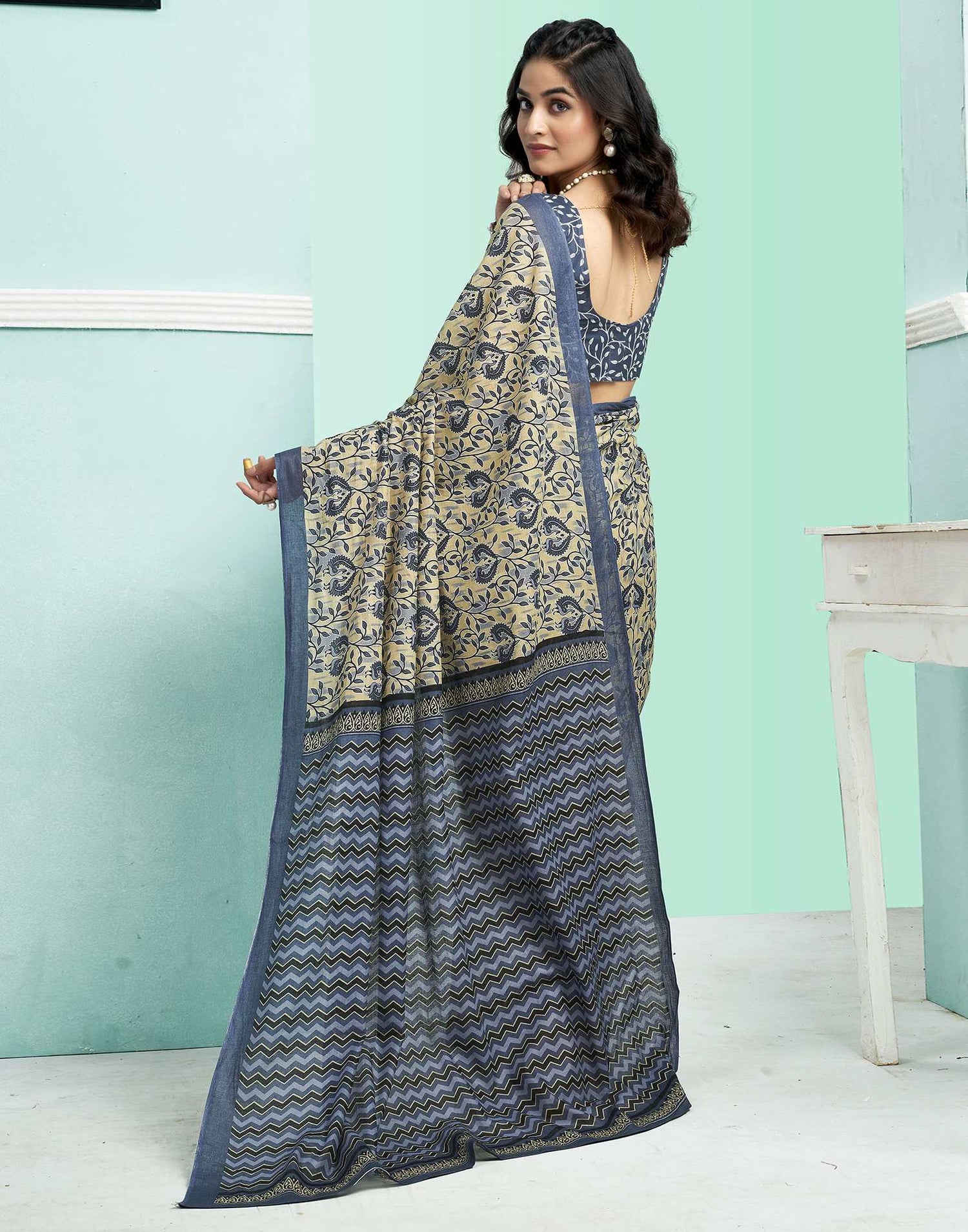 Grey Cotton Printed Saree