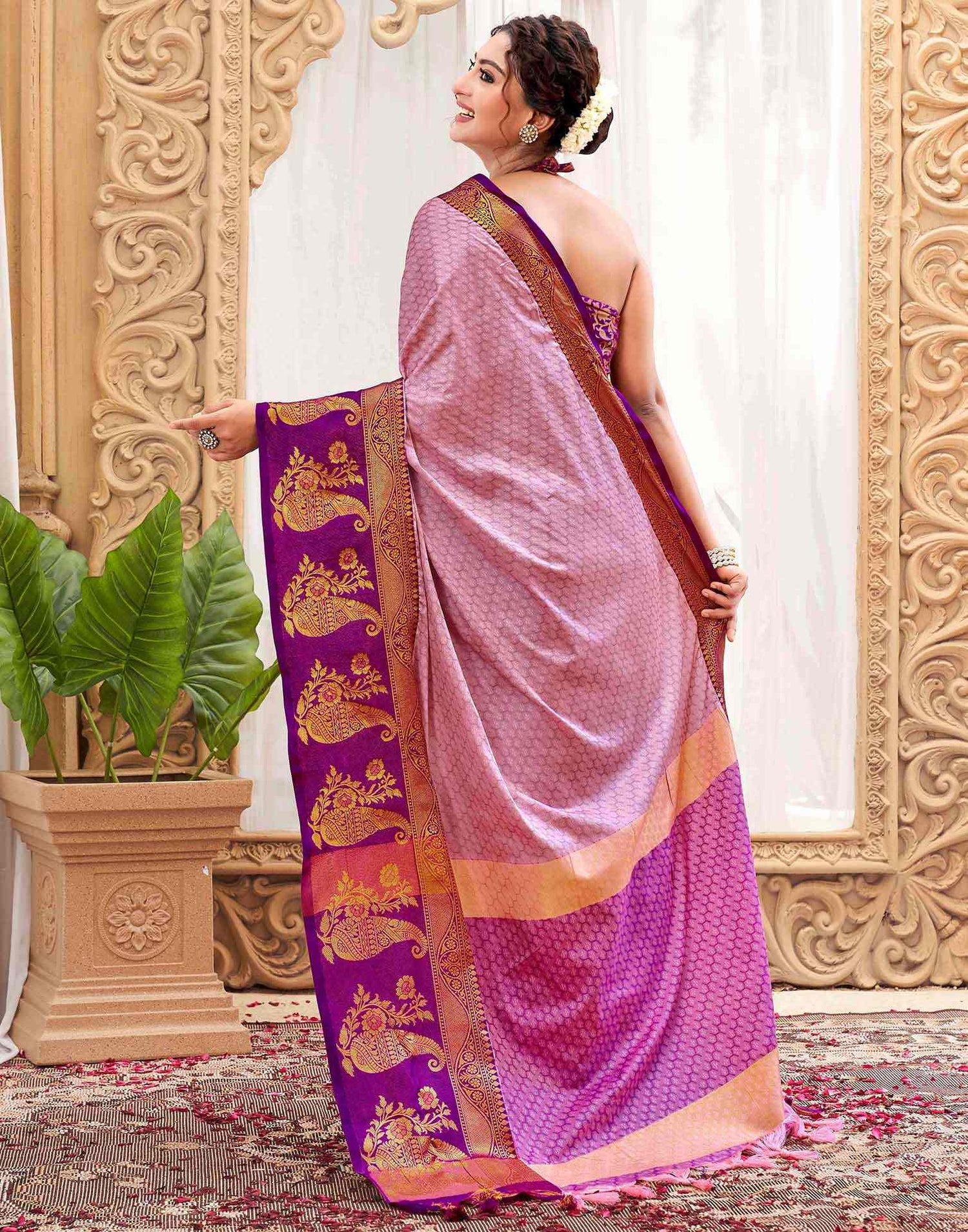 Pink Silk Woven Kanjivaram Saree