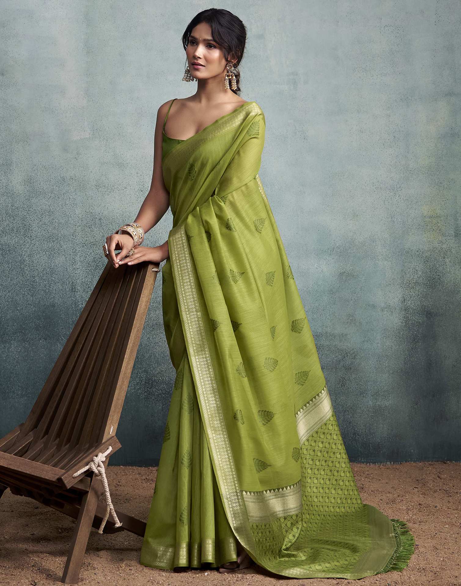Mehandi Green Cotton Woven Saree