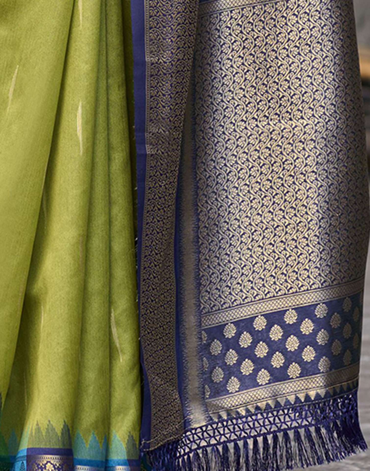 Mehandi Green Silk Woven Saree
