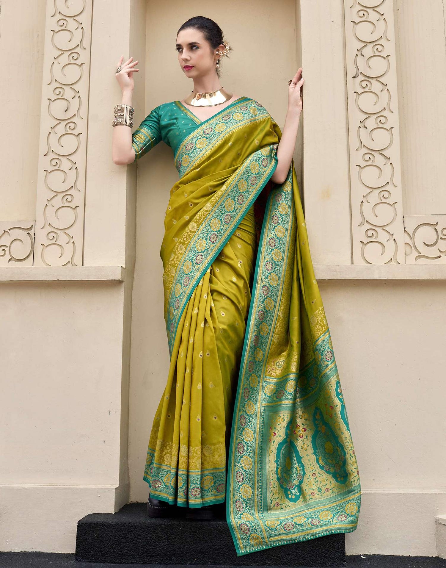 Mehandi Green Silk Woven Banarasi Saree