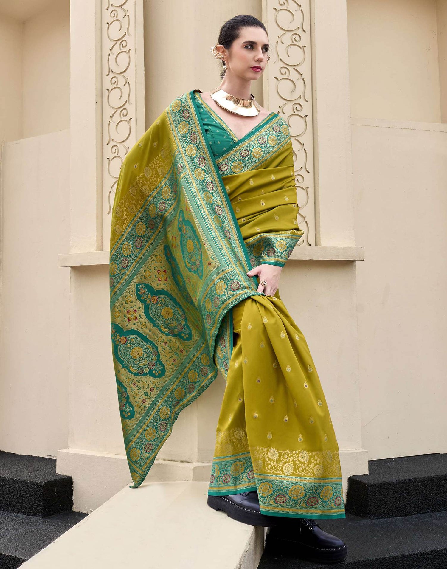 Mehandi Green Silk Woven Banarasi Saree