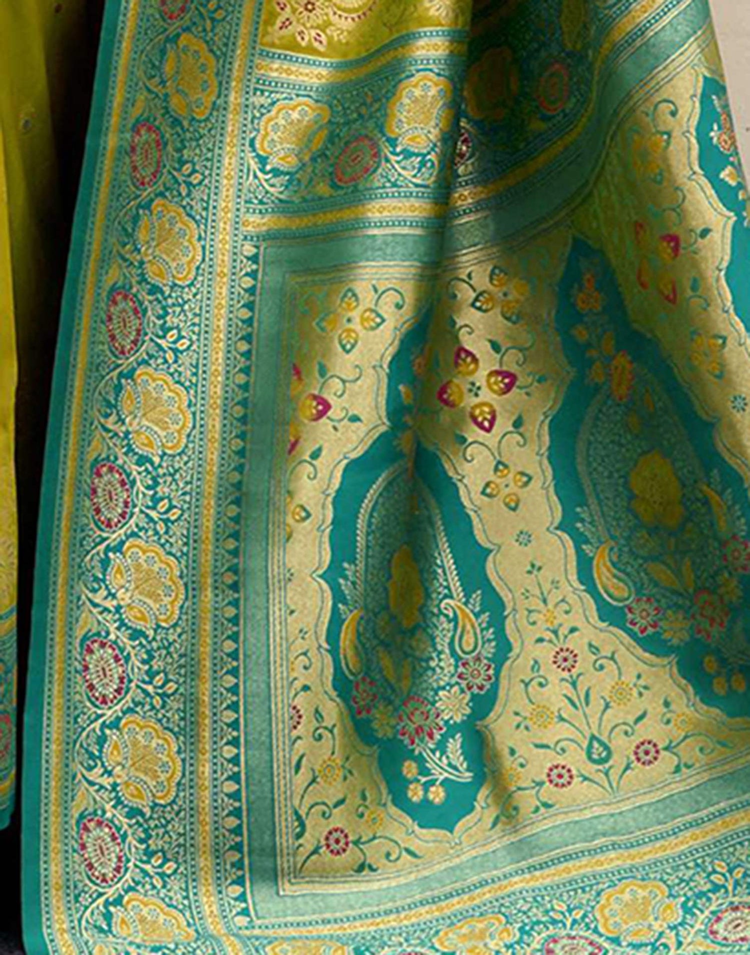 Mehandi Green Silk Woven Banarasi Saree