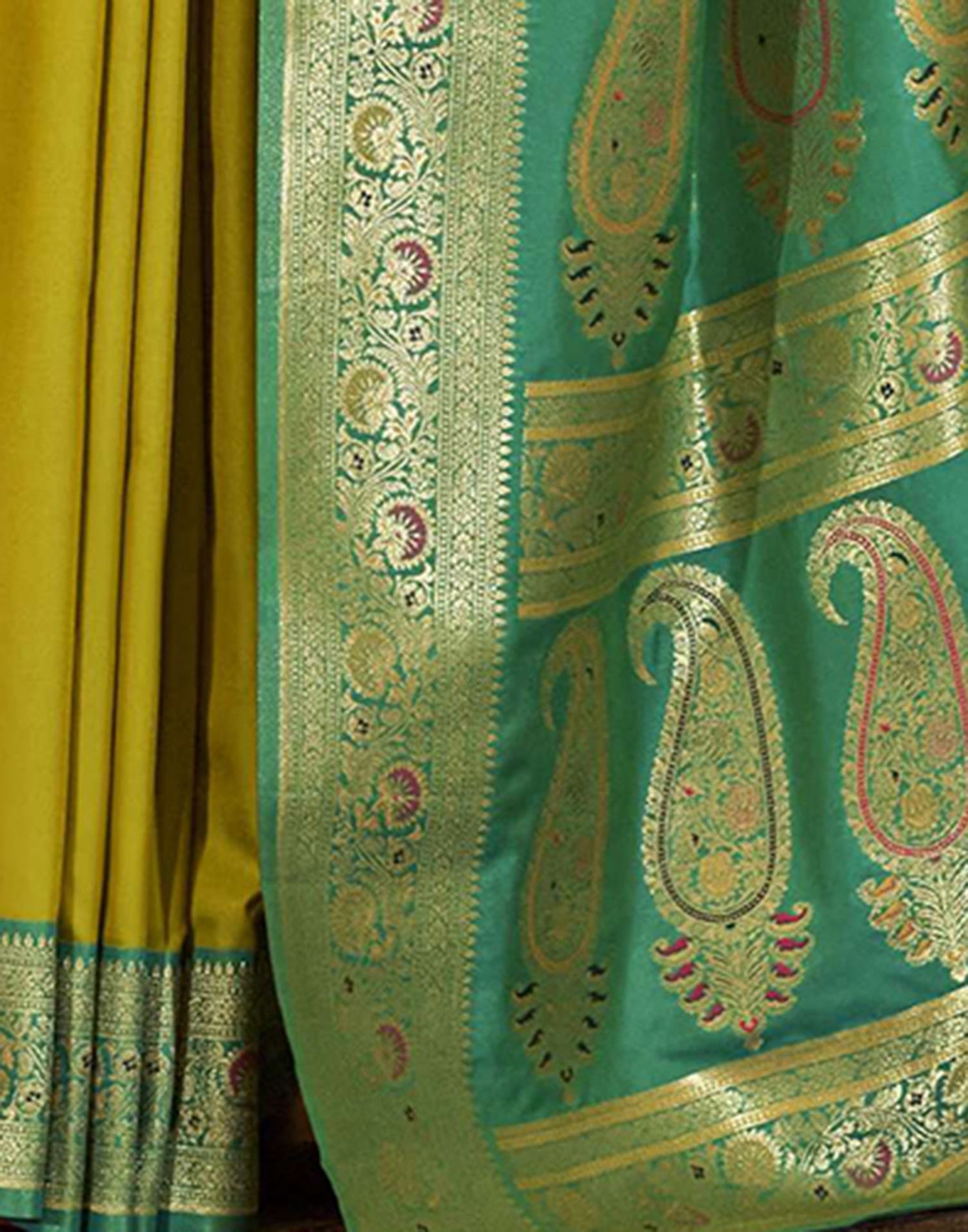 Mehandi Green Silk Woven Saree