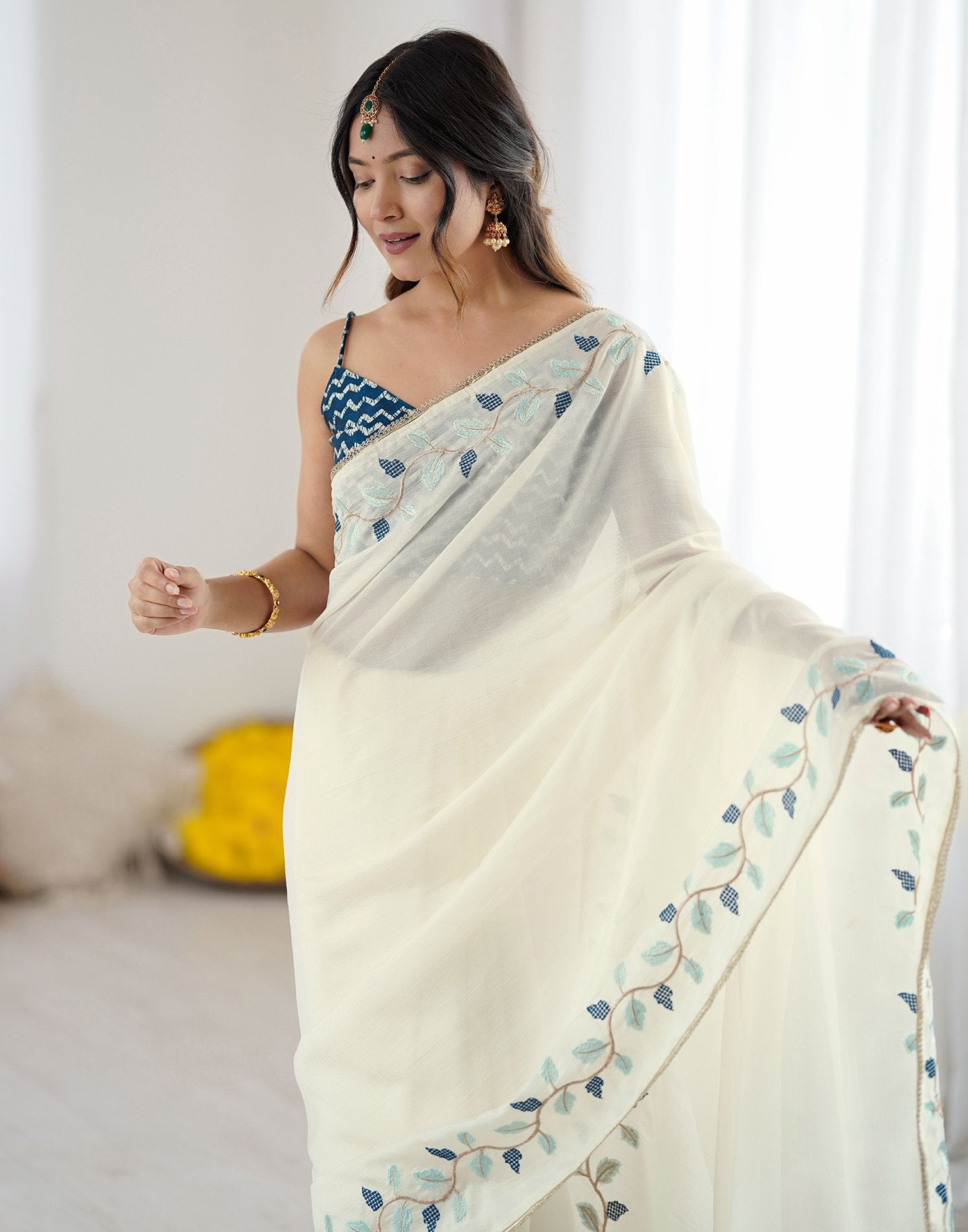 Off White Silk Embroidery Saree