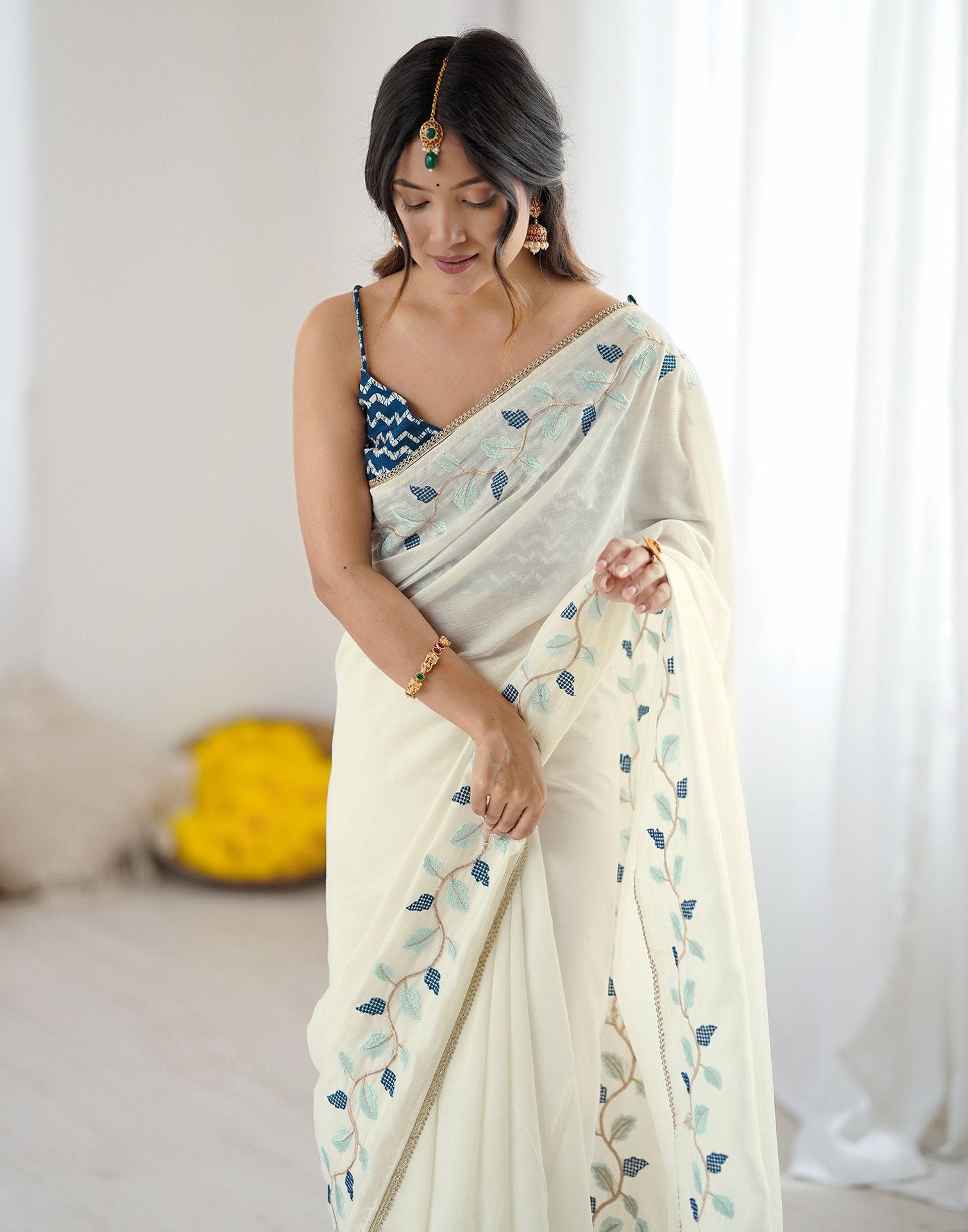 Off White Silk Embroidery Saree