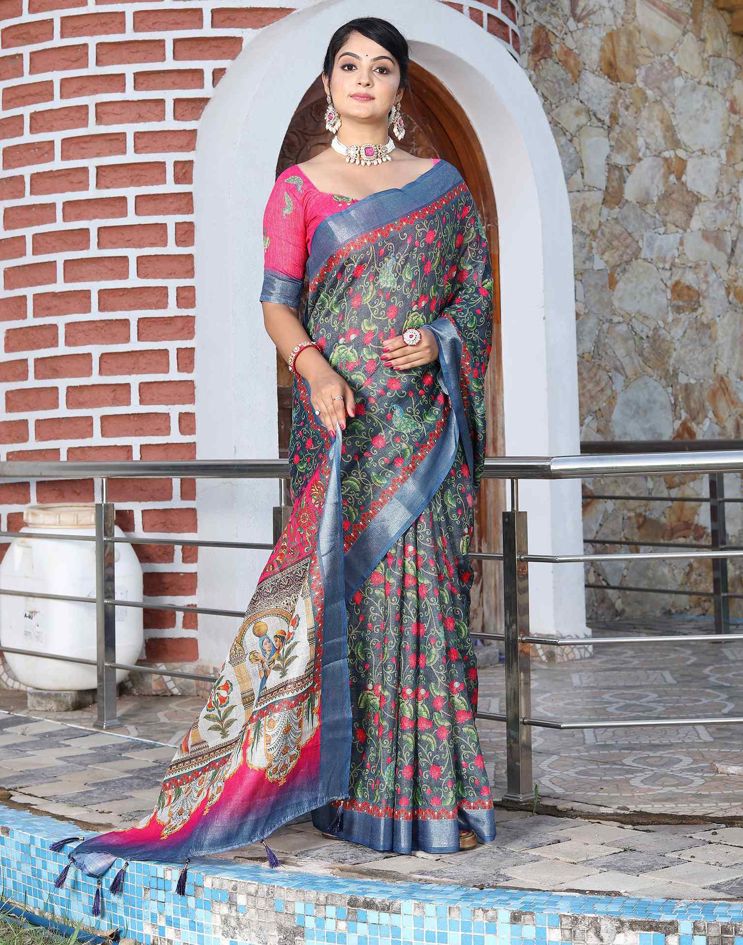 Blue Cotton Floral Printed Saree