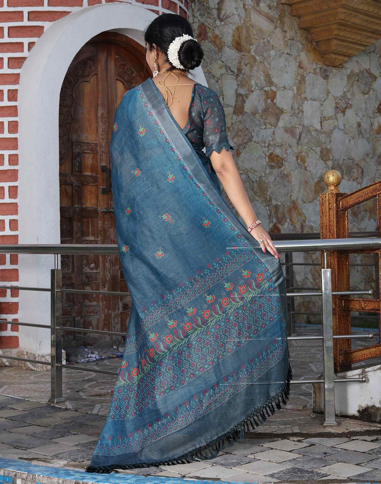 Blue Cotton Floral Printed Saree
