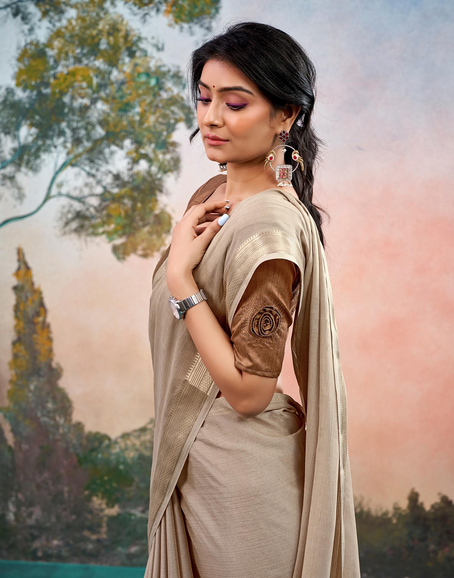 Dusty Beige Chiffon Woven Border Saree