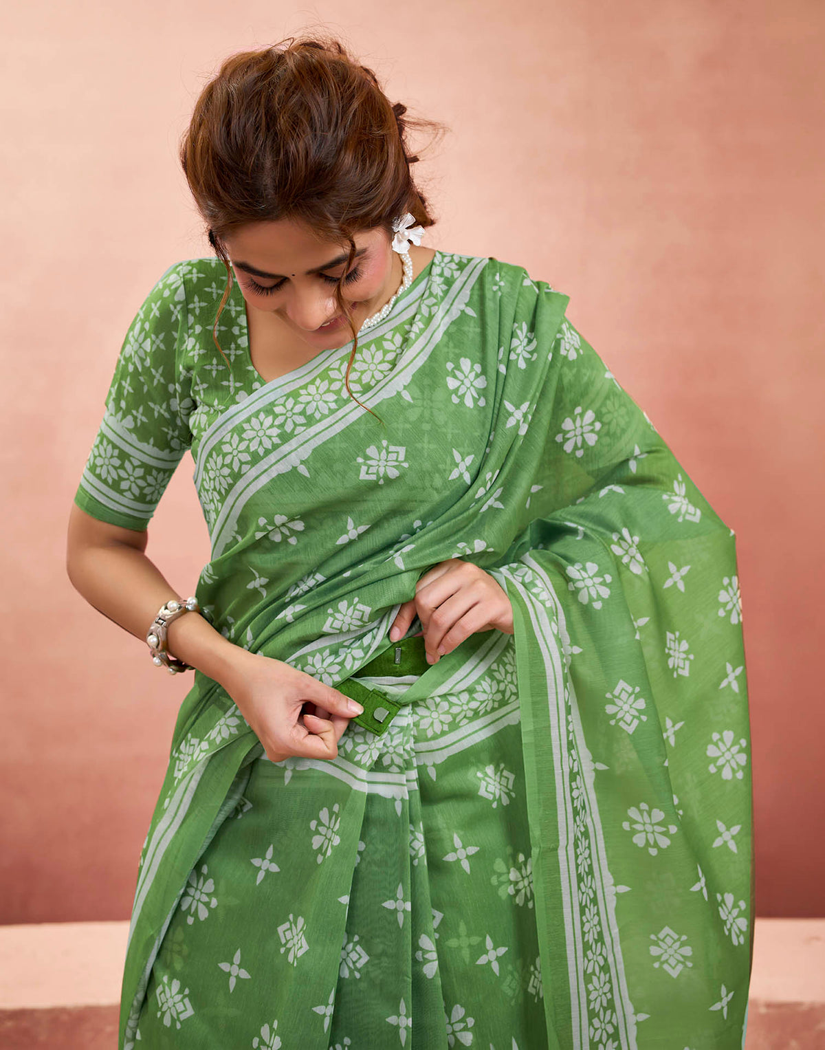 Ready To Wear Parrot Green Linen Printed Saree
