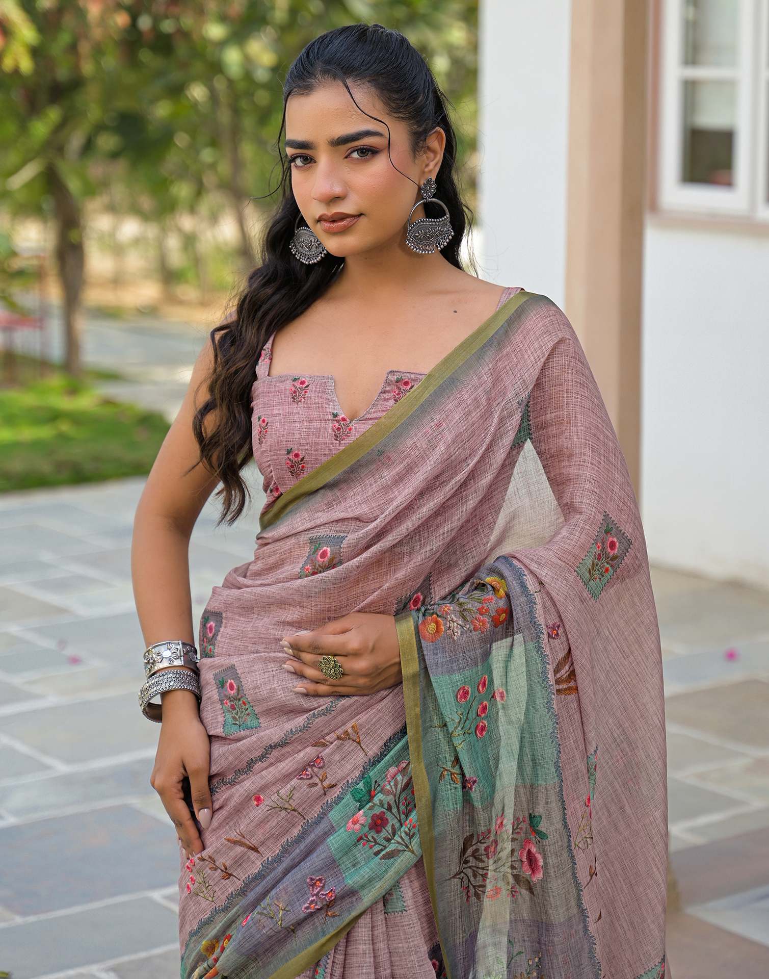 Mauve Linen Floral Printed Saree