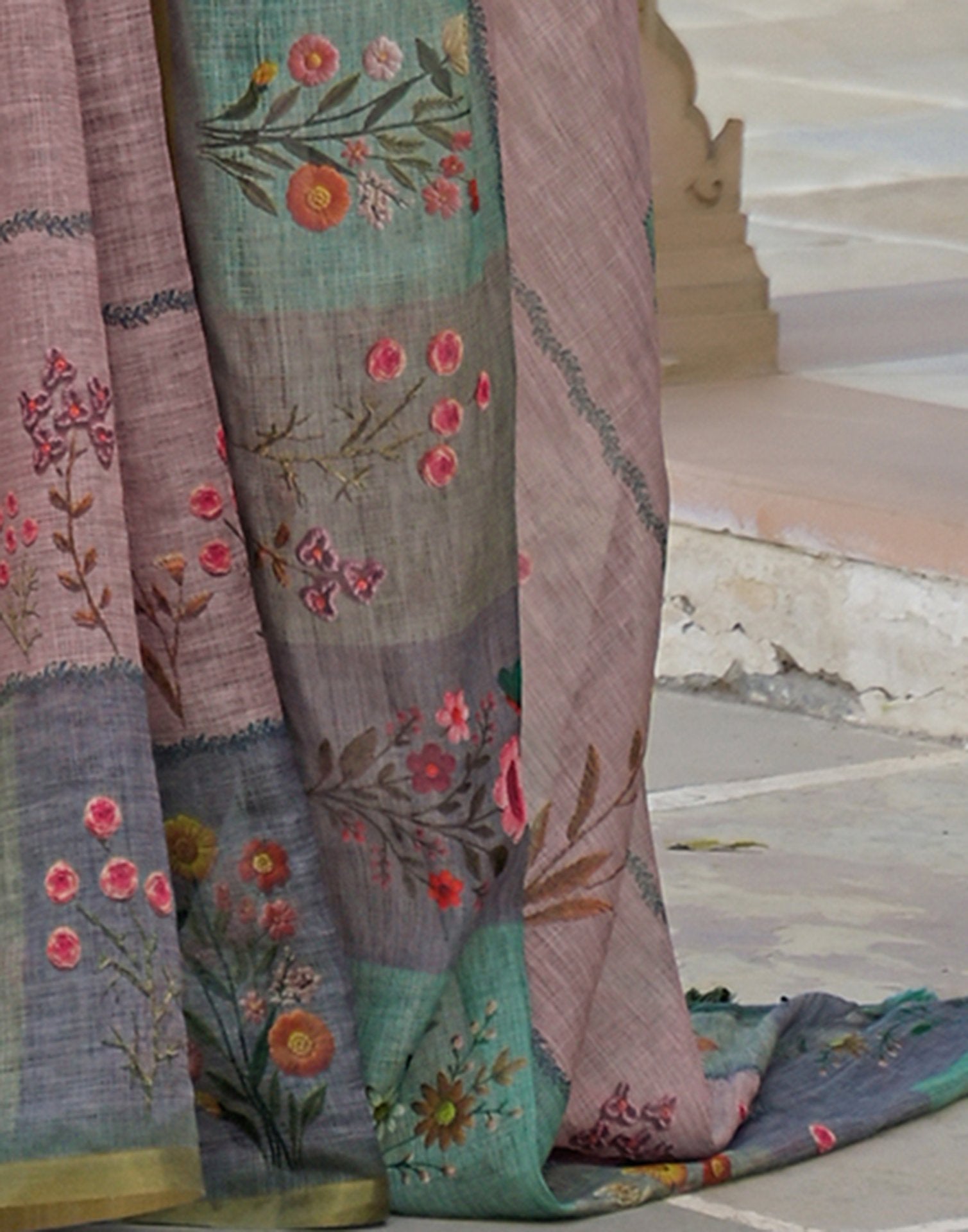 Mauve Linen Floral Printed Saree