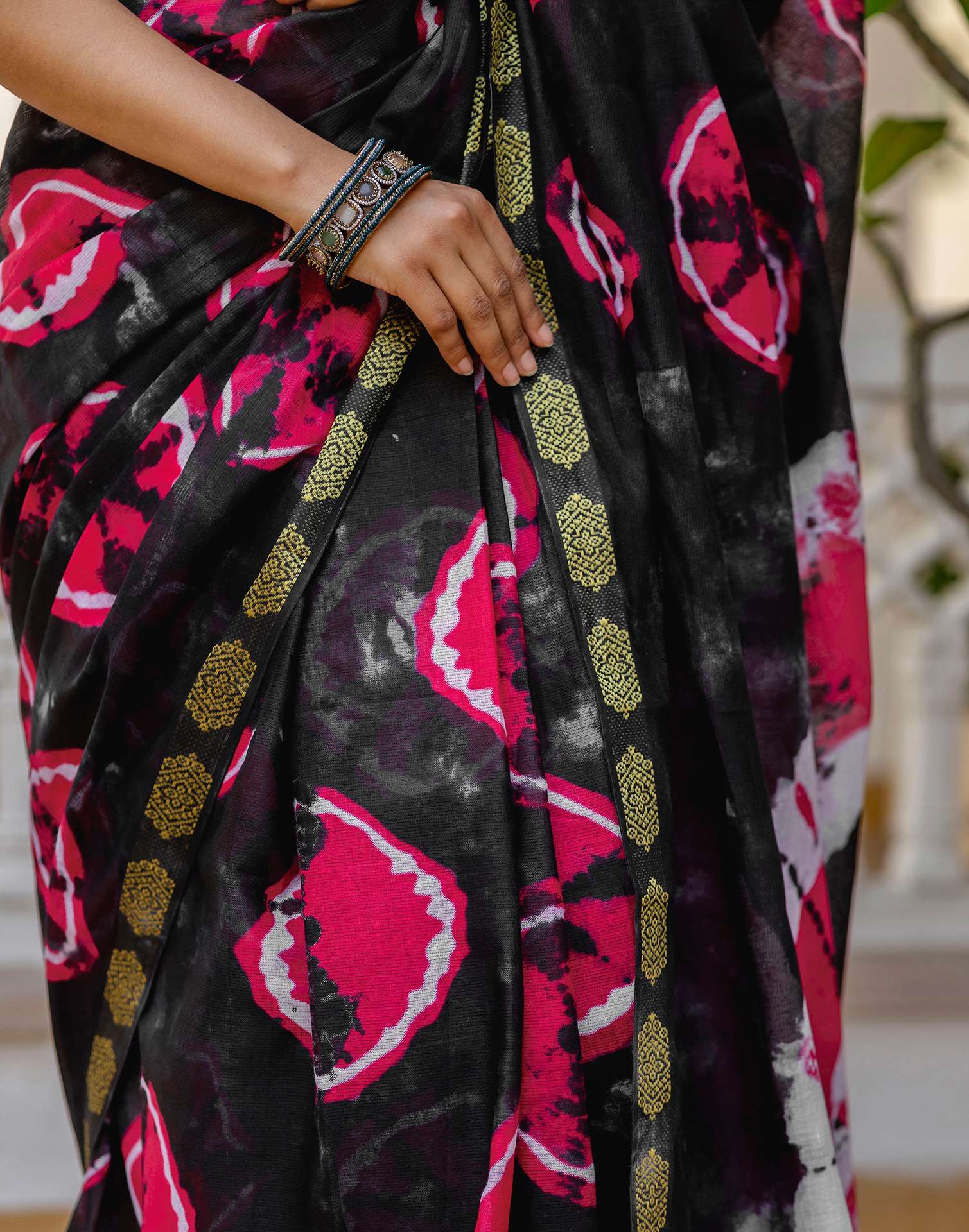 Black Cotton Printed Woven Border Saree