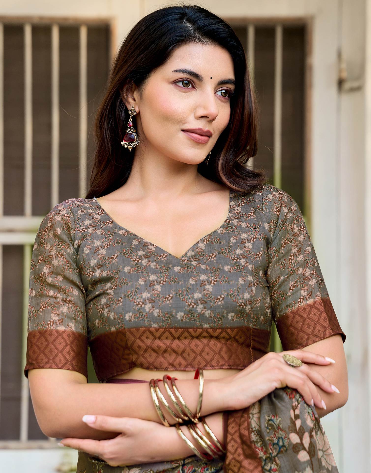 Dusty Beige Linen Woven Border Printed Saree